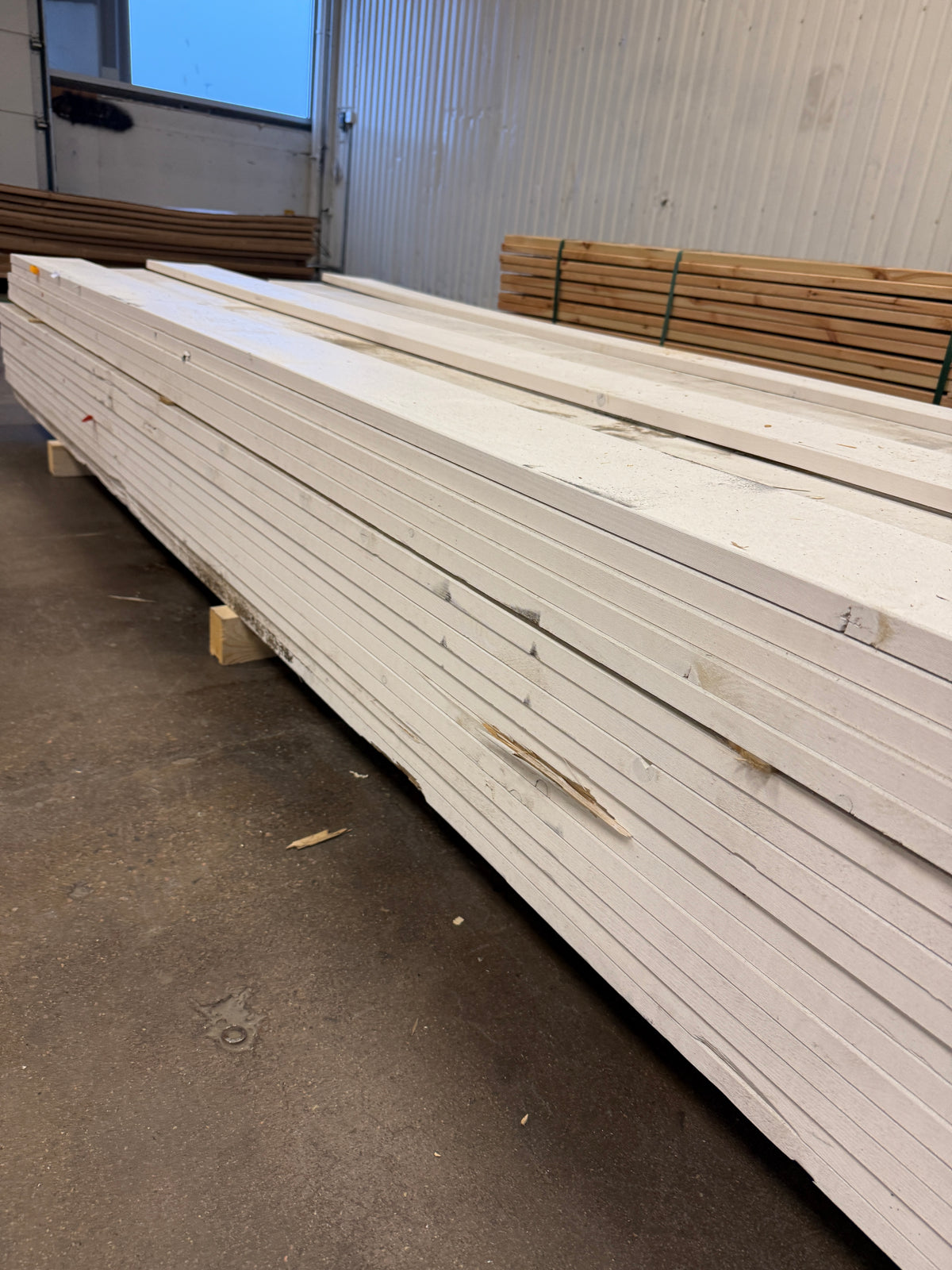 Paket Finsågade Brädor Grundmålade 22×170 mm – 3,00 m – 93 st
