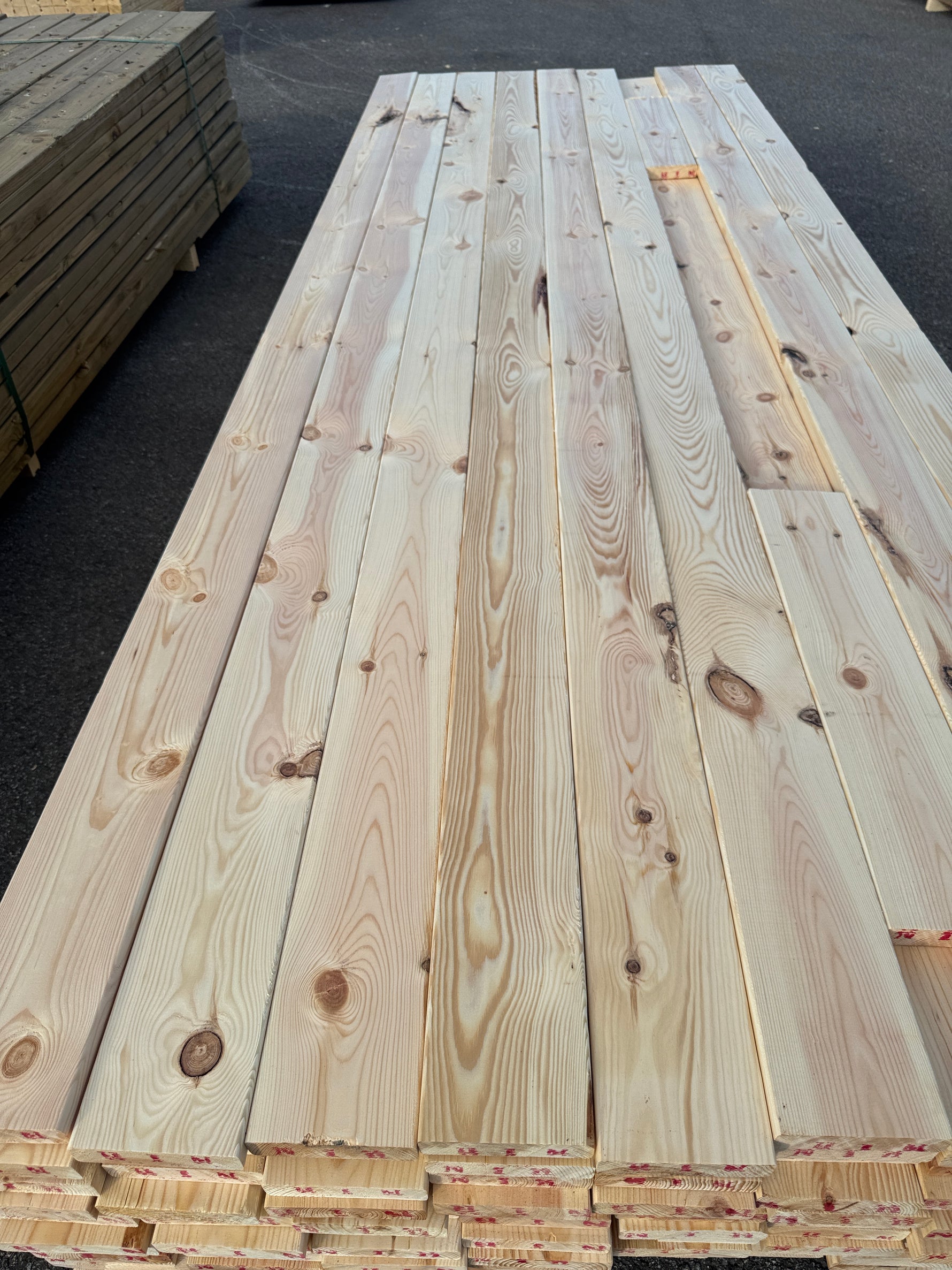 Paket Hyvlad 28x120 – 125st – 3.00 m – ANDRASORTERING