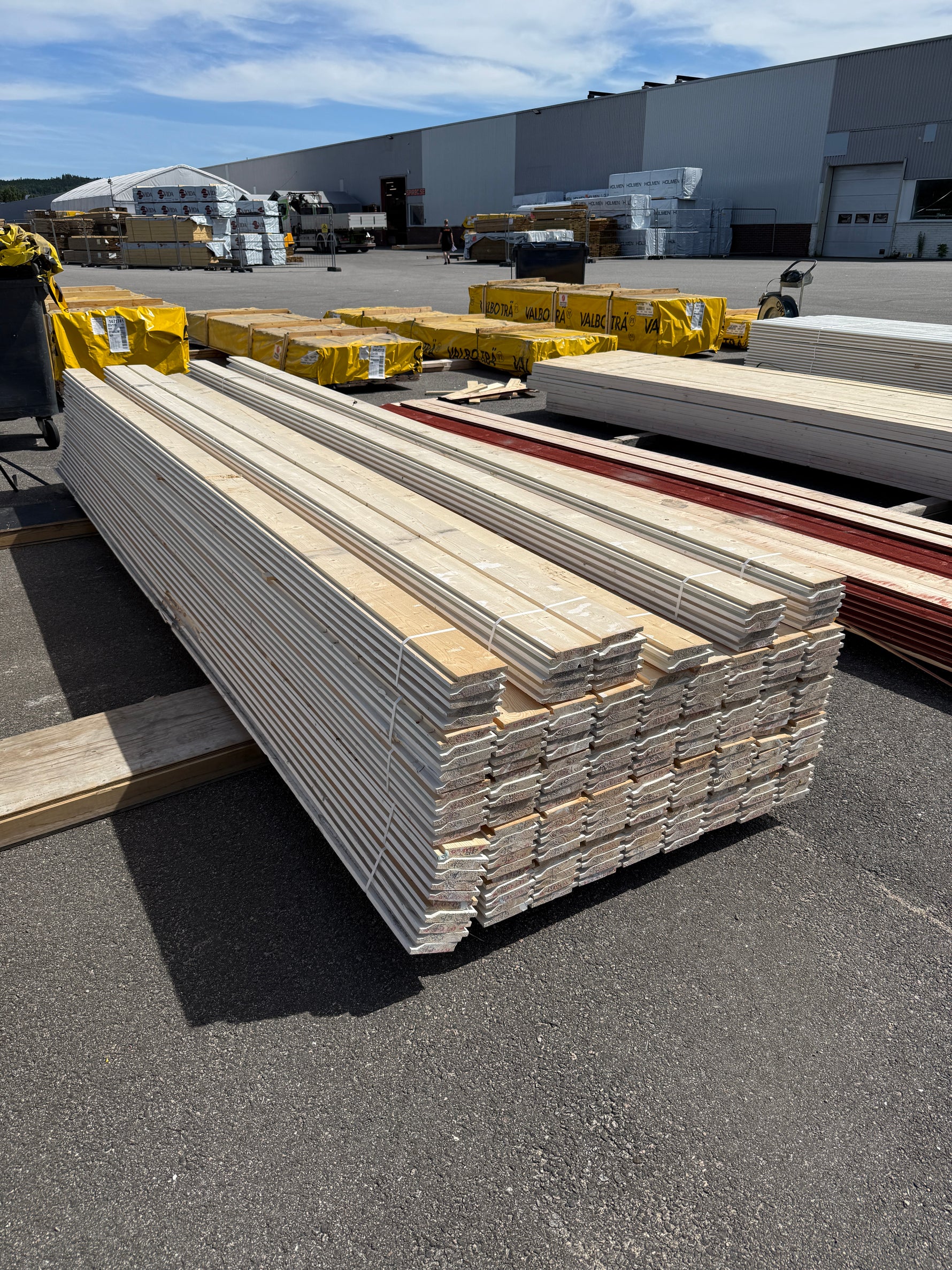 Paket Ytterpanel Enkelfas Halvspont 22x120mm, 207st 4.50m Grundmålad