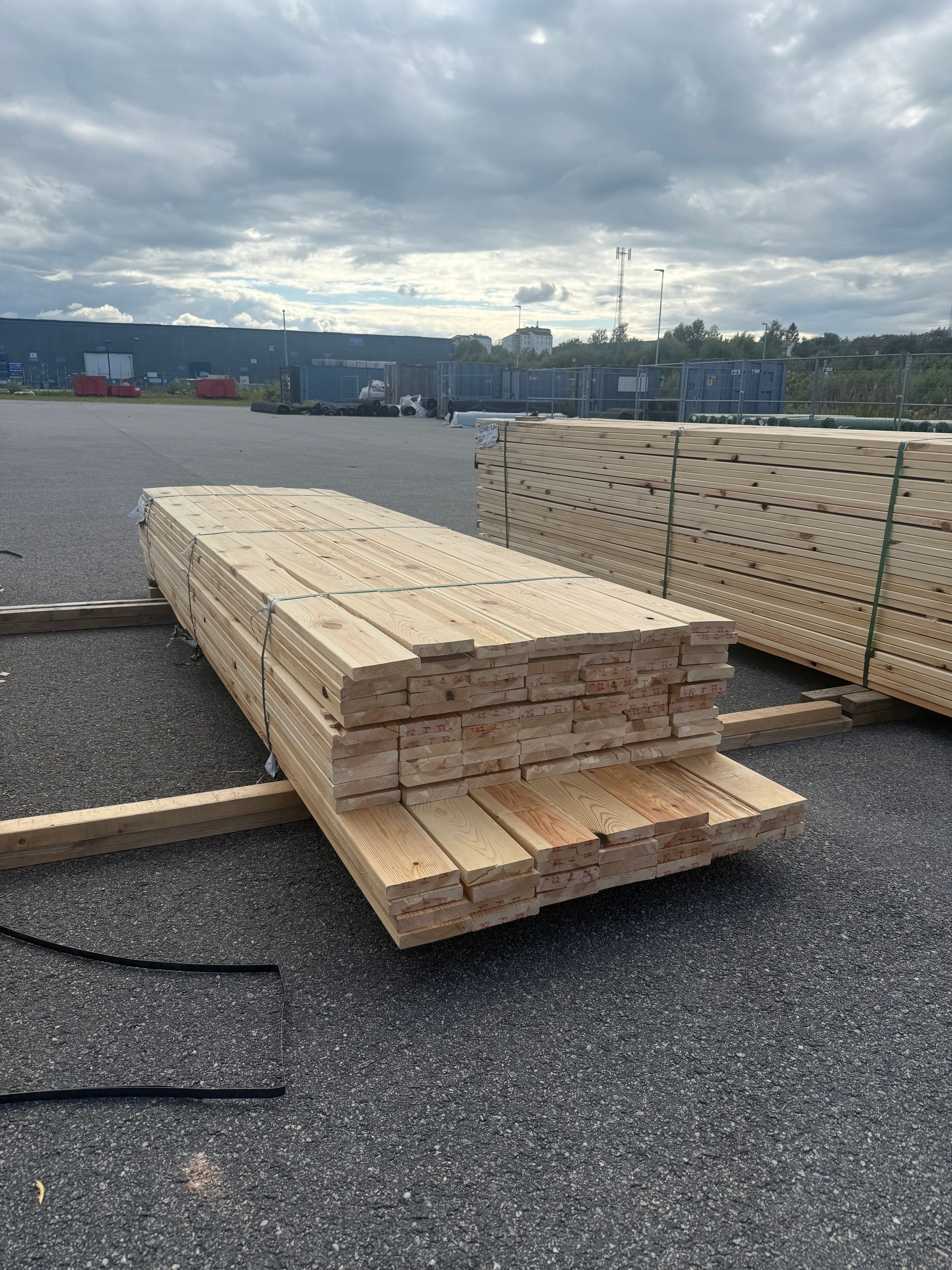 Paket Rillad Trall 28x145mm Furu
