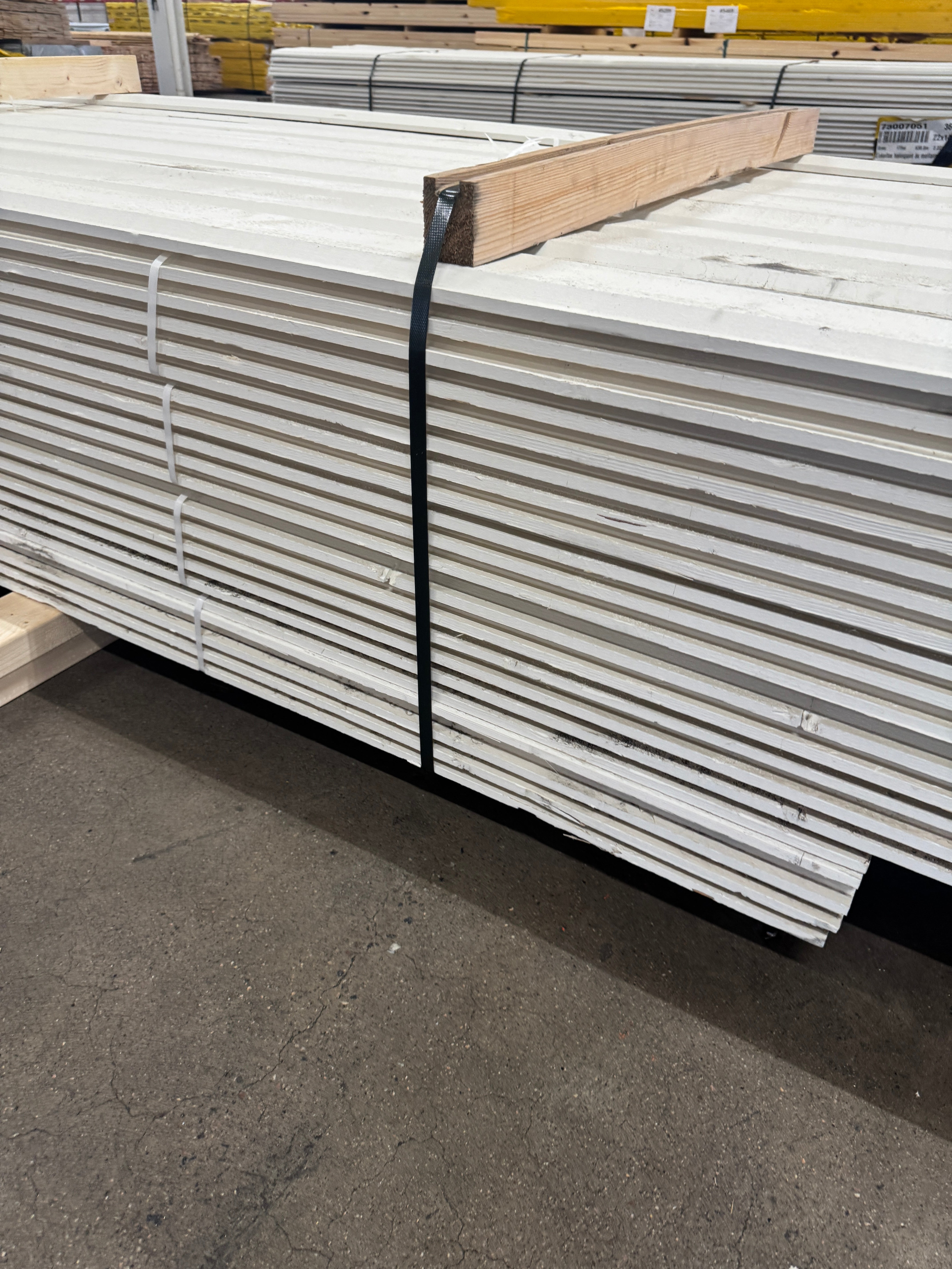 Paket Ytterpanel Enkelfas Halvspont 22x120mm – 164 st (4,80–5,40 m, gran, vitmålad)