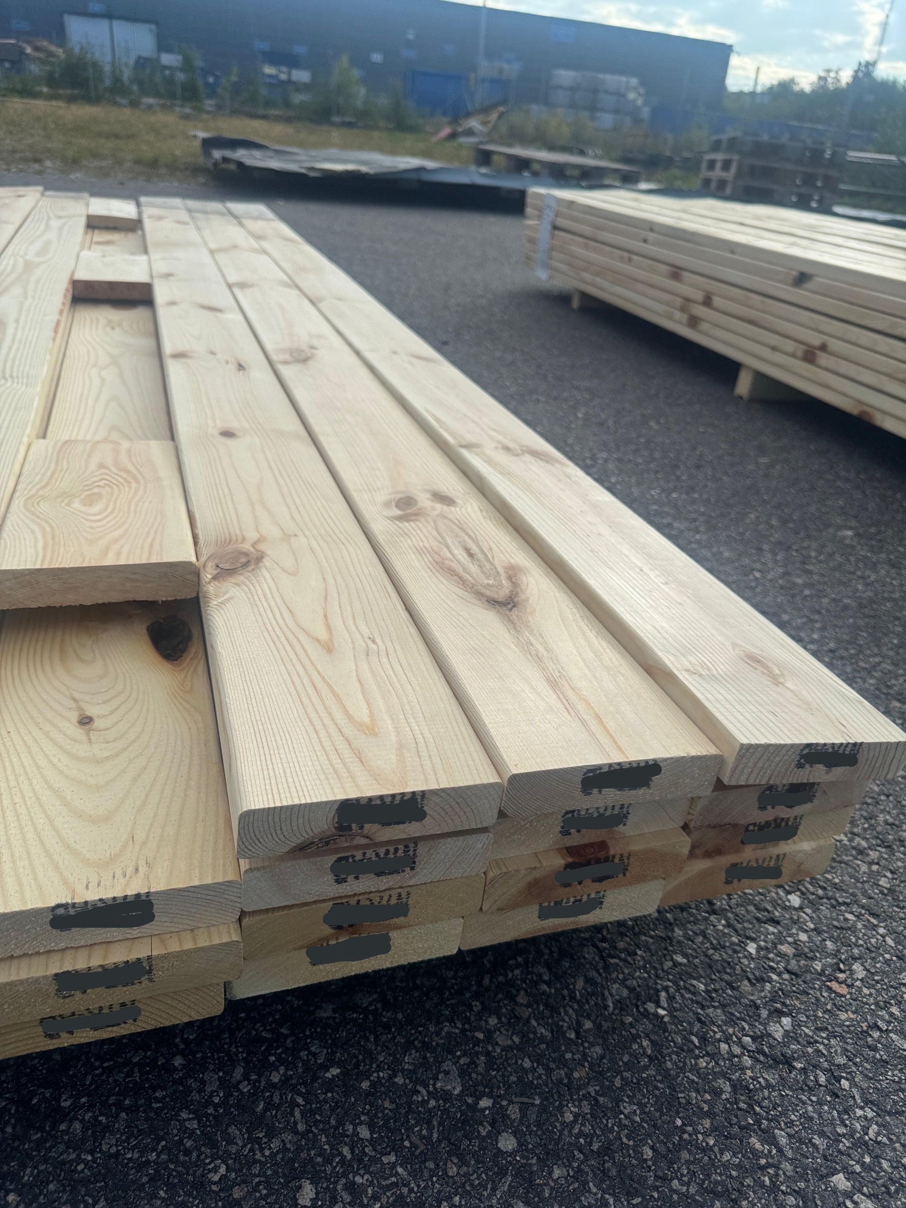 Paket Hyvlad 28x120 – 35st – 2.70 m – ANDRASORTERING
