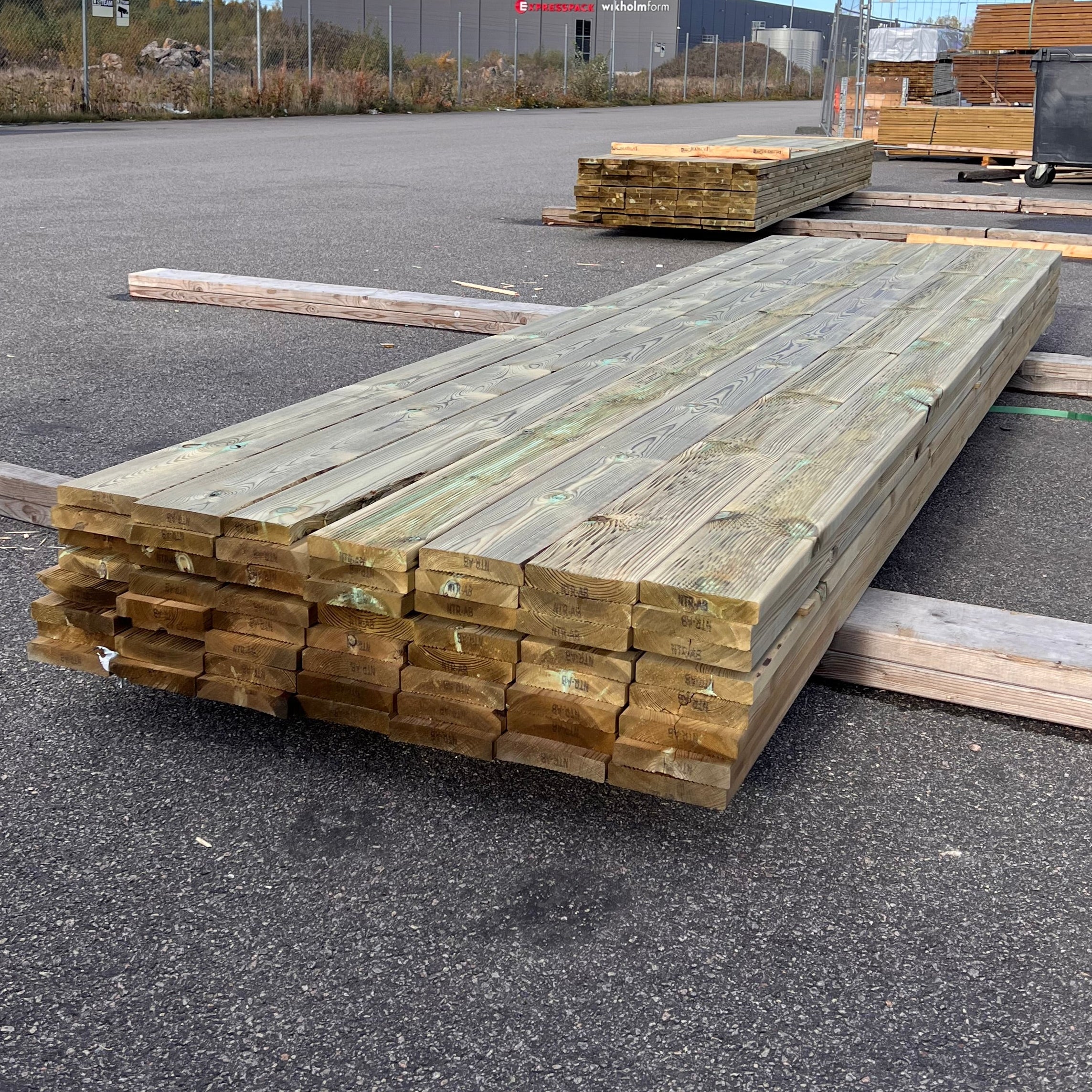 Paket Tryckimpregnerad Trall 28x145 Rillad 56 st 3,90m (B-Sortering)