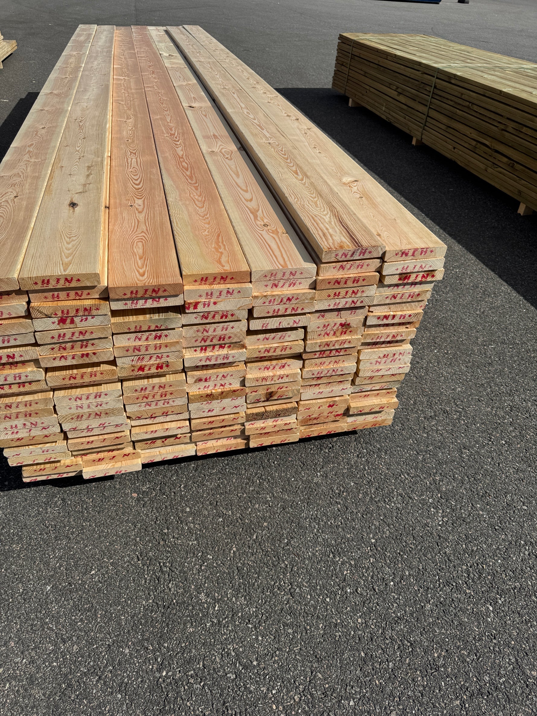 Paket Hyvlad 28x145 – 135st – 4.50–5.40 m – ANDRASORTERING
