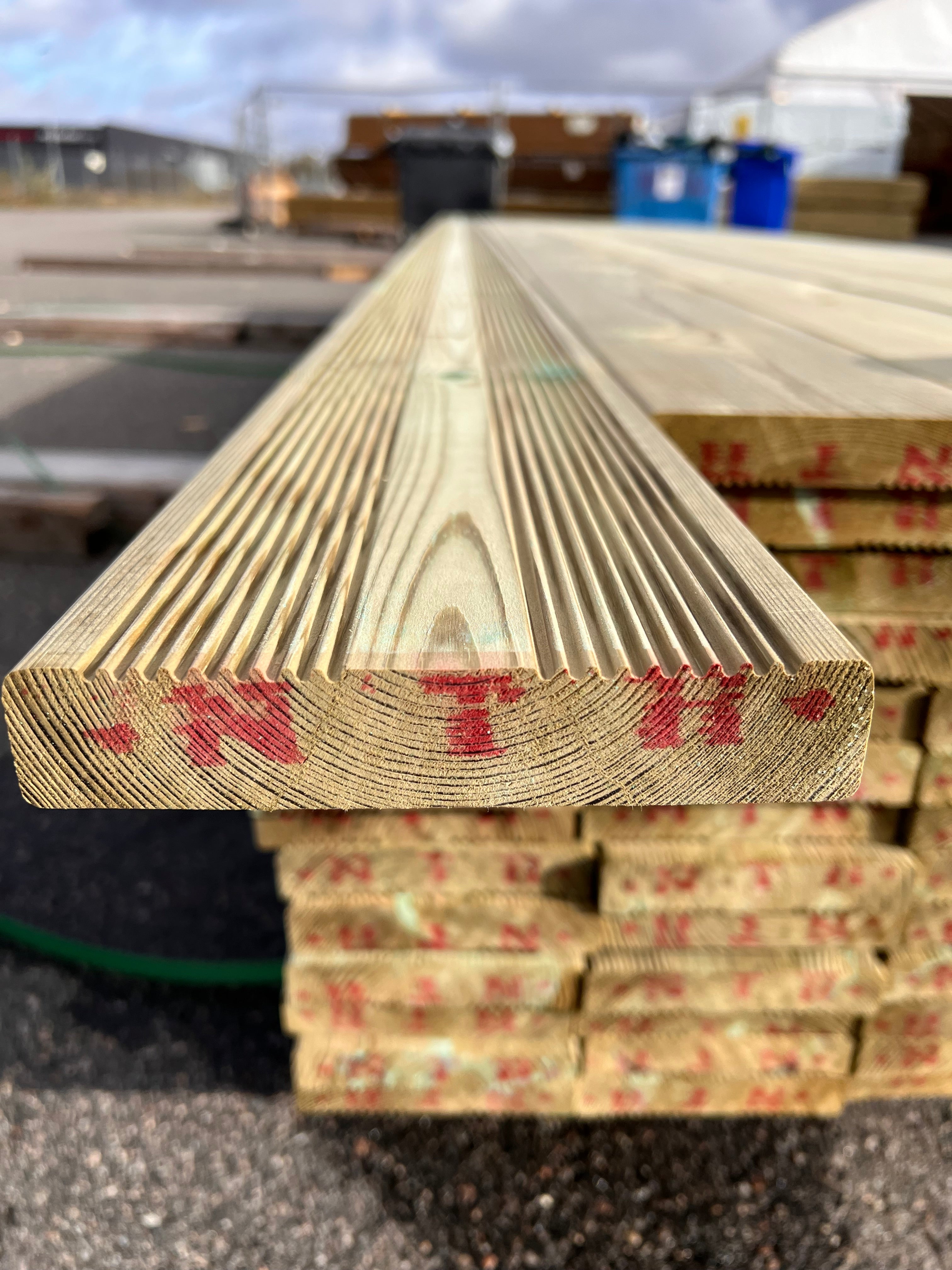 Paket Tryckimpregnerad Trall 27x145 Rillad  91 st (B-Sortering)
