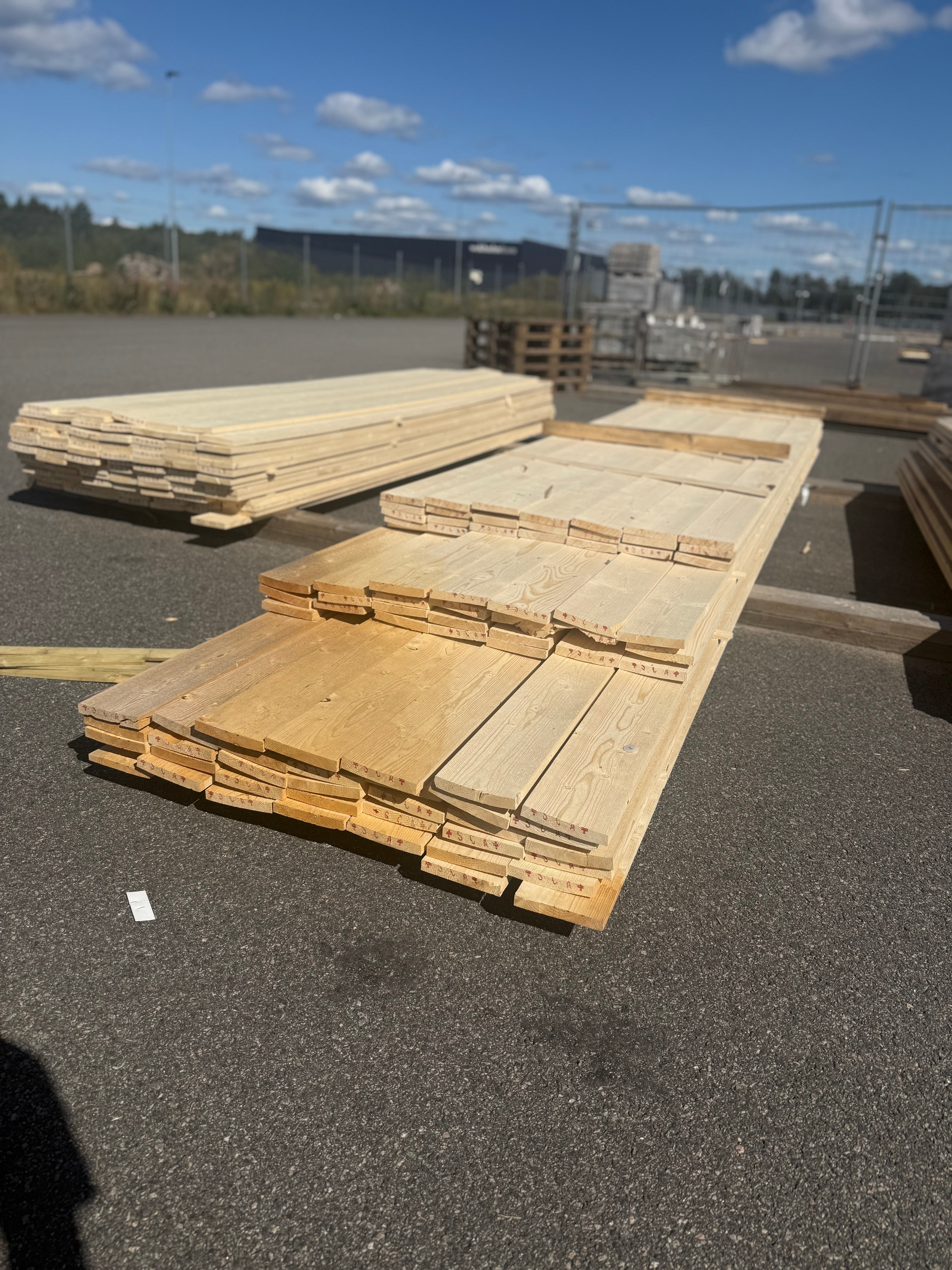 Paket Finsågad Panel 22x145mm 85st 4.20–5.40m – Andra sortering