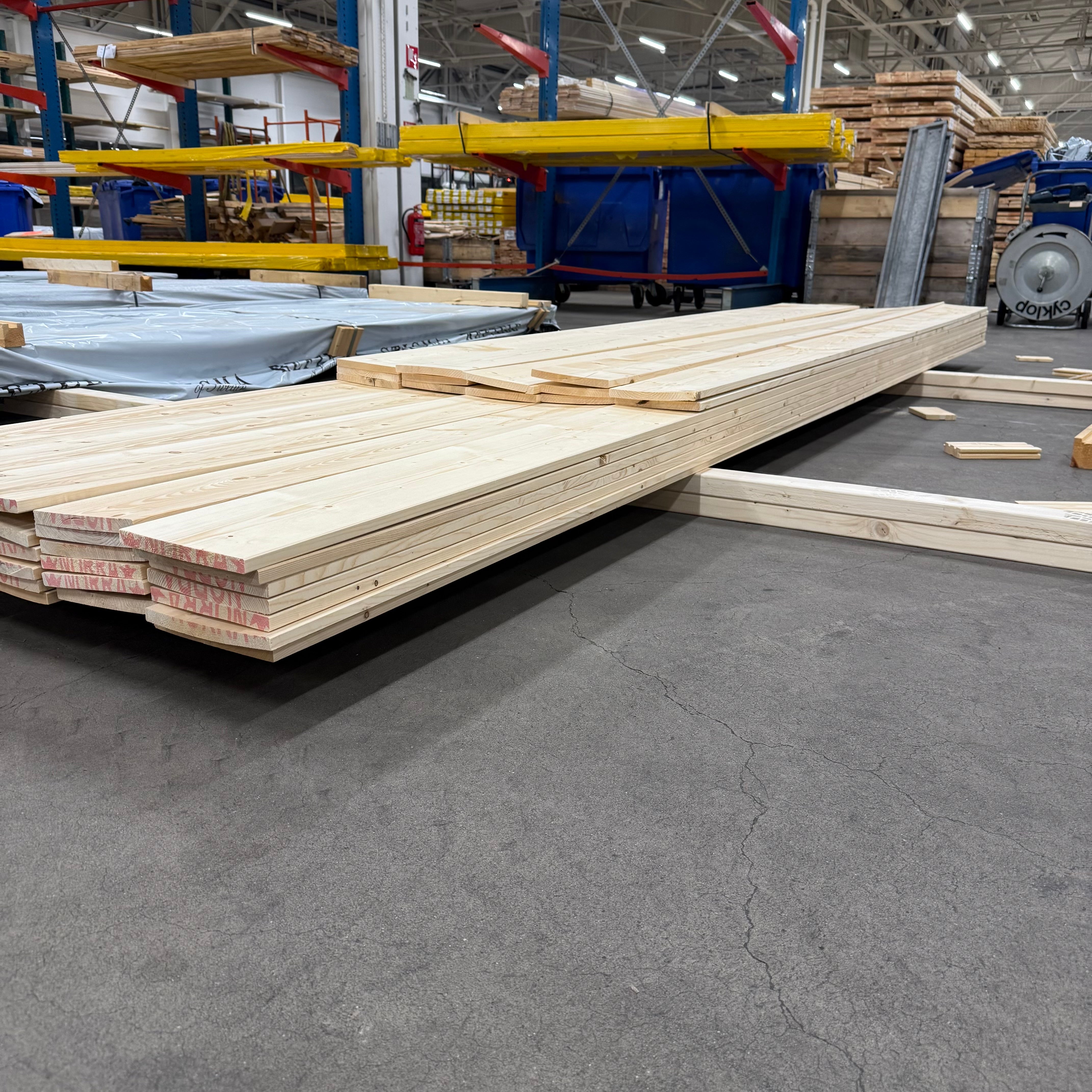 Paket Hyvlade Brädor 19x195mm – 44 st (3,3–4,8 m, gran, utskott)