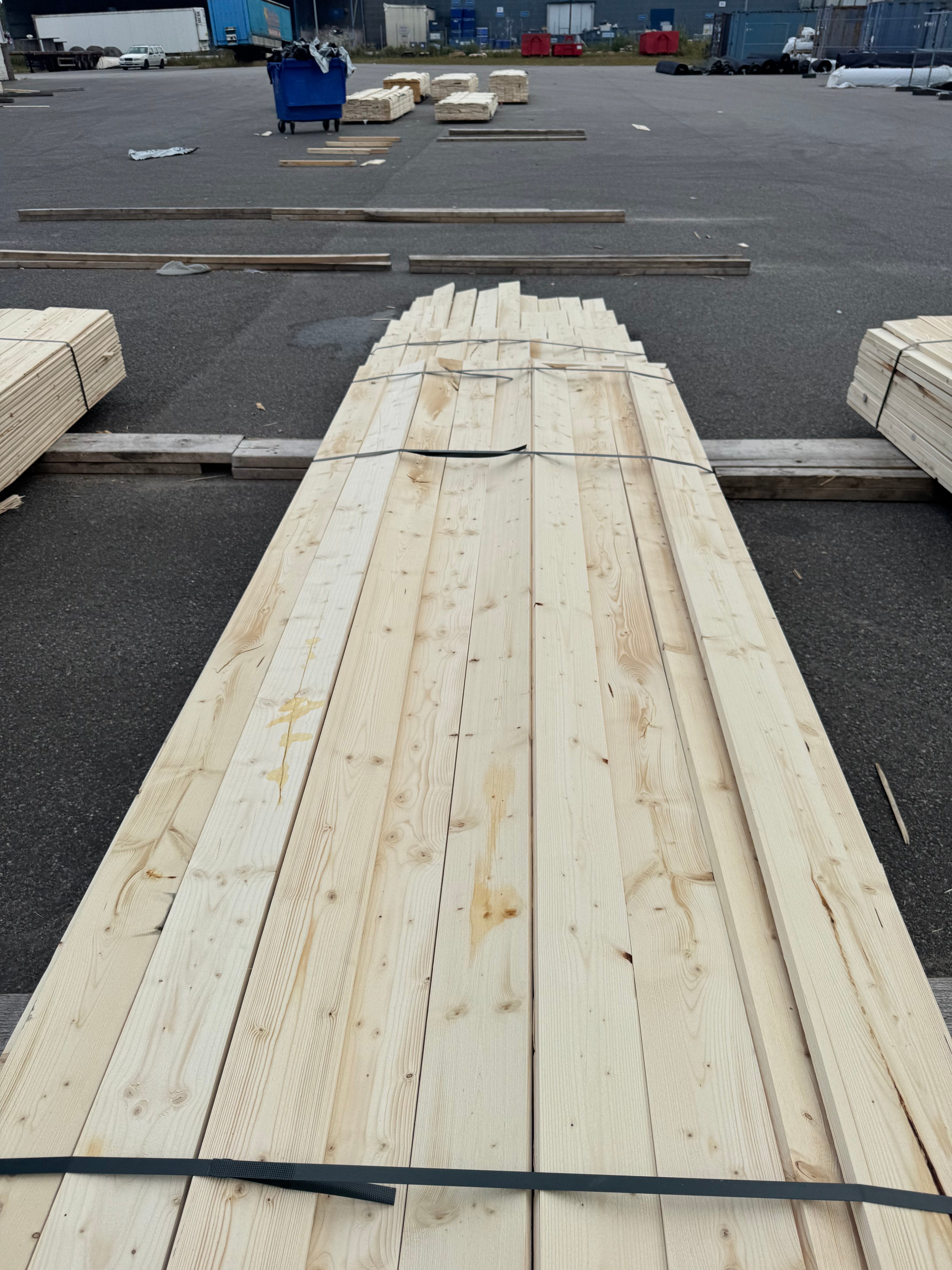 Paket Finsågad Panel 22x120mm 137st 2.99–5.40m – Andra sortering