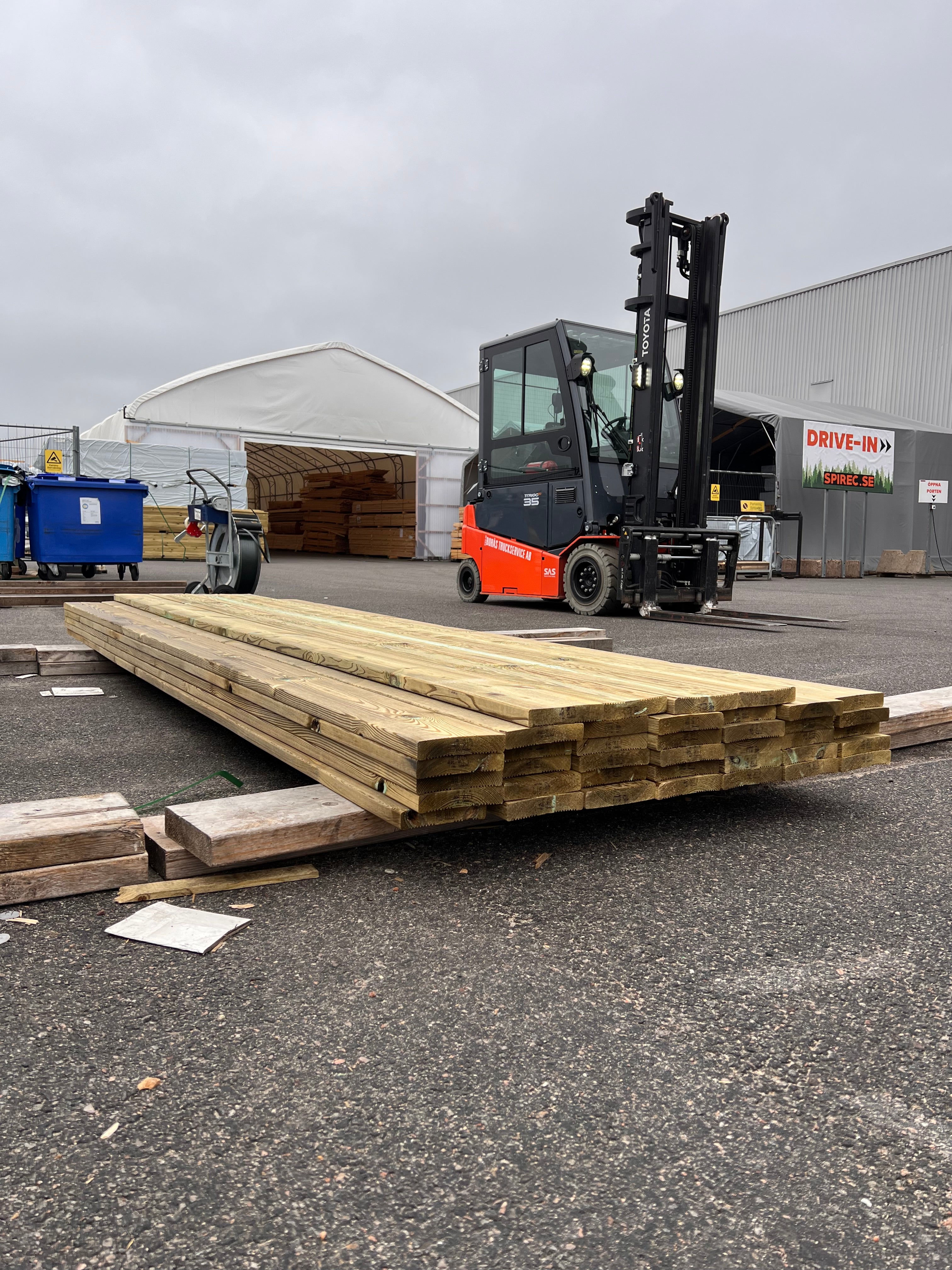 Paket tryckimpregnerad trall 27x145 rillad 39 st 3.30m (B-Sortering)