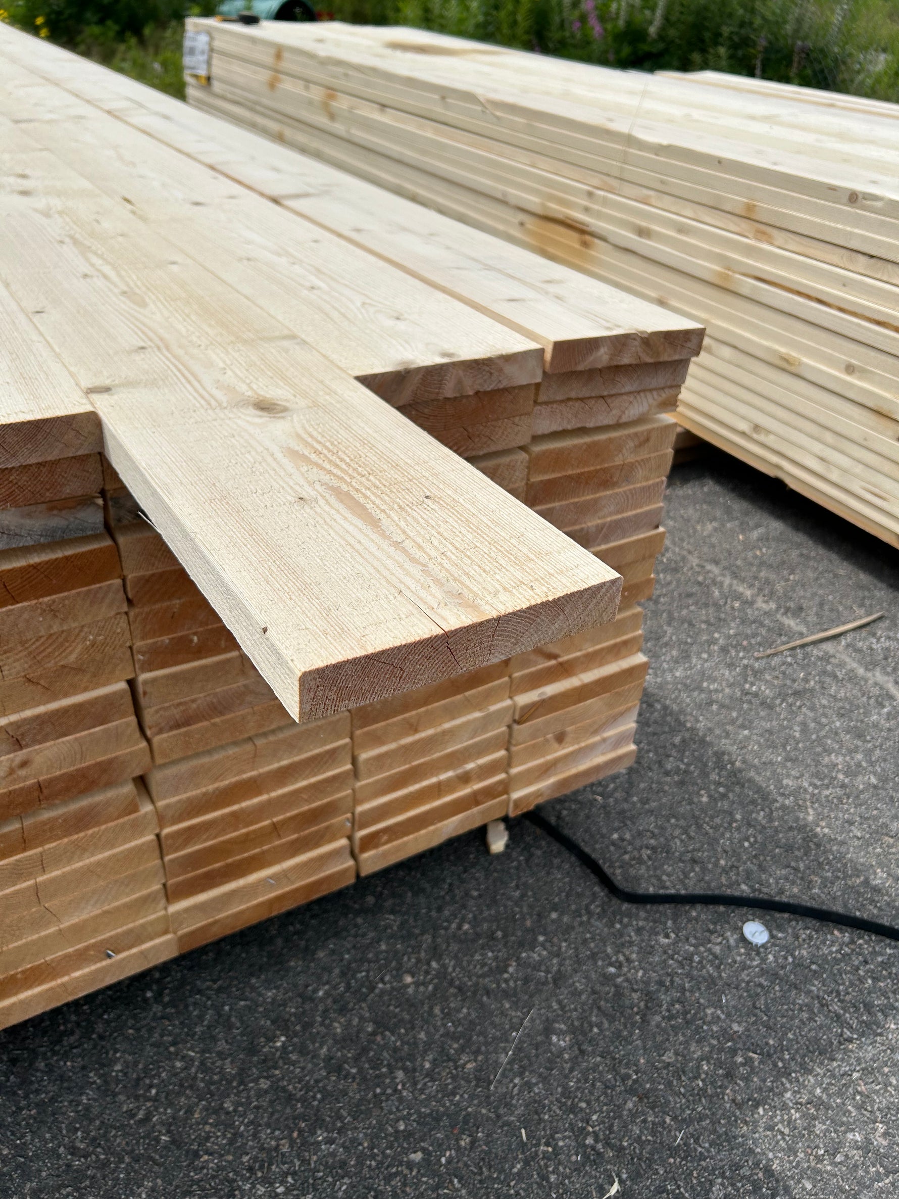 Paket Finsågade Brädor 28x170mm 3.90m 102st Obehandlade