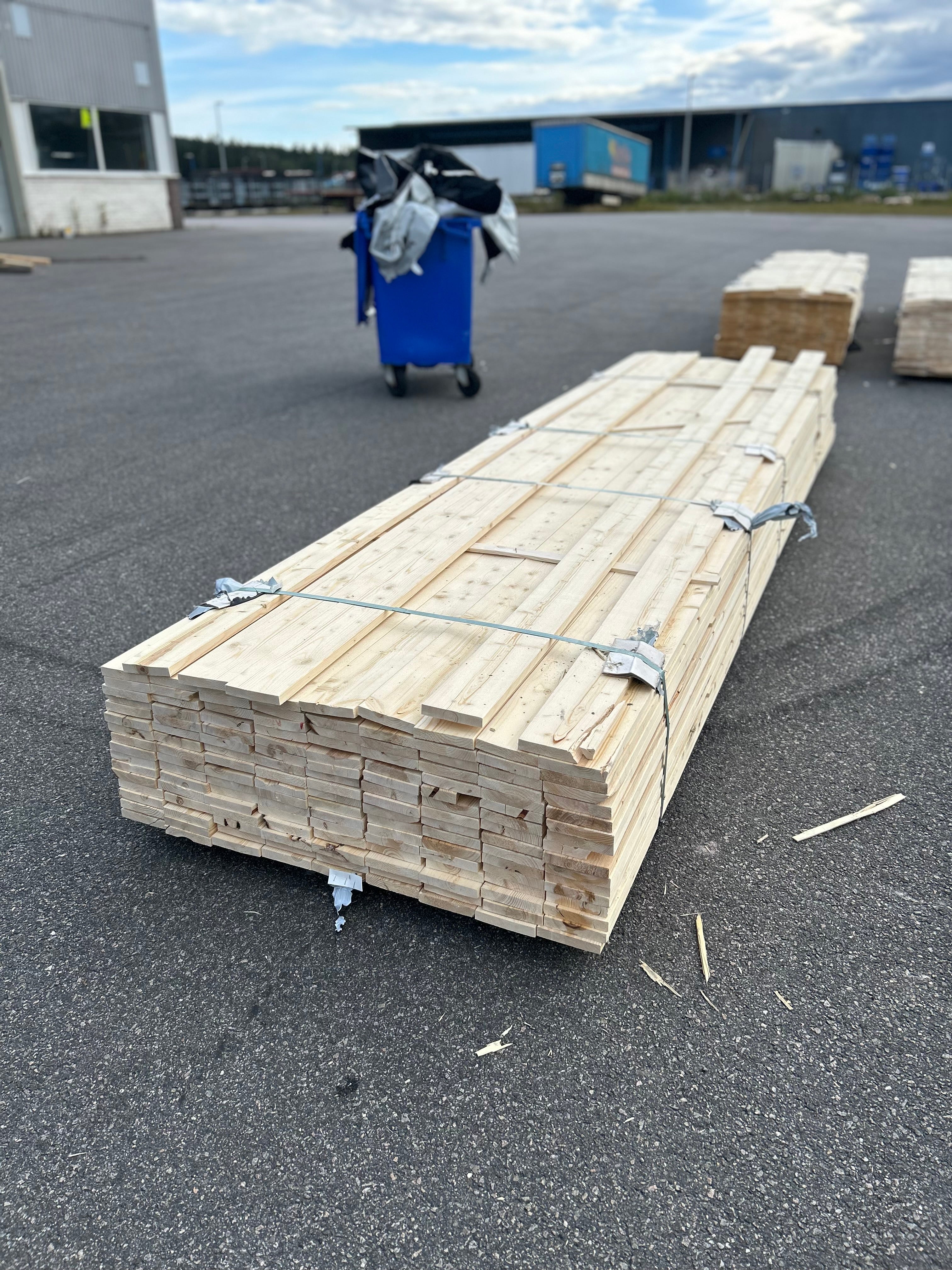 Paket Finsågad Panel 22x120mm 149st 4.20m – Andra sortering