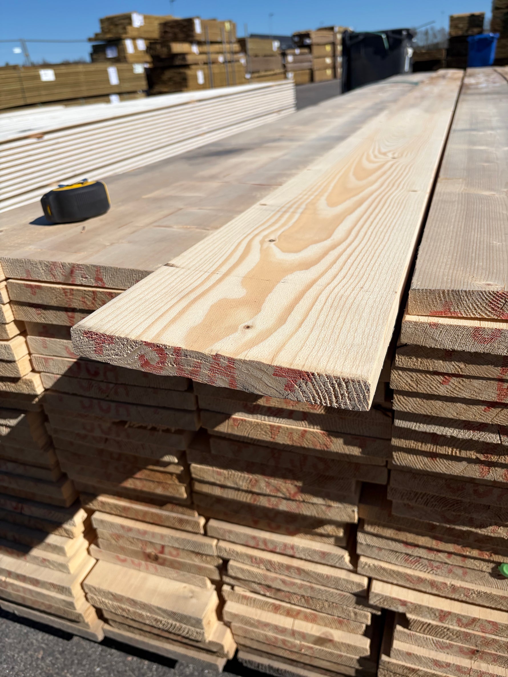Paket Finsågade Brädor 22x195mm, 130st 5.10m (Fuktskadad)