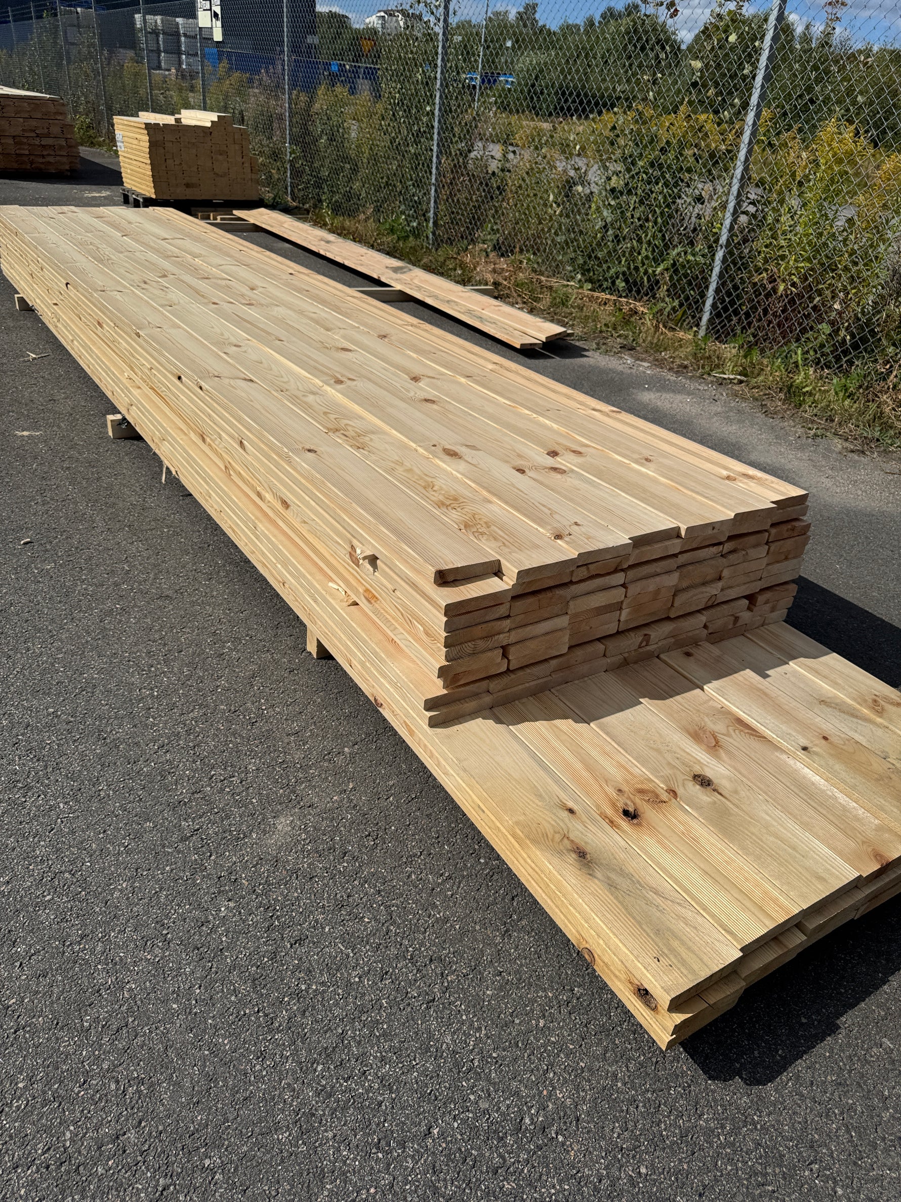 Paket Rillad 28x145 – 84st – 4.80–5.40 m – ANDRASORTERING
