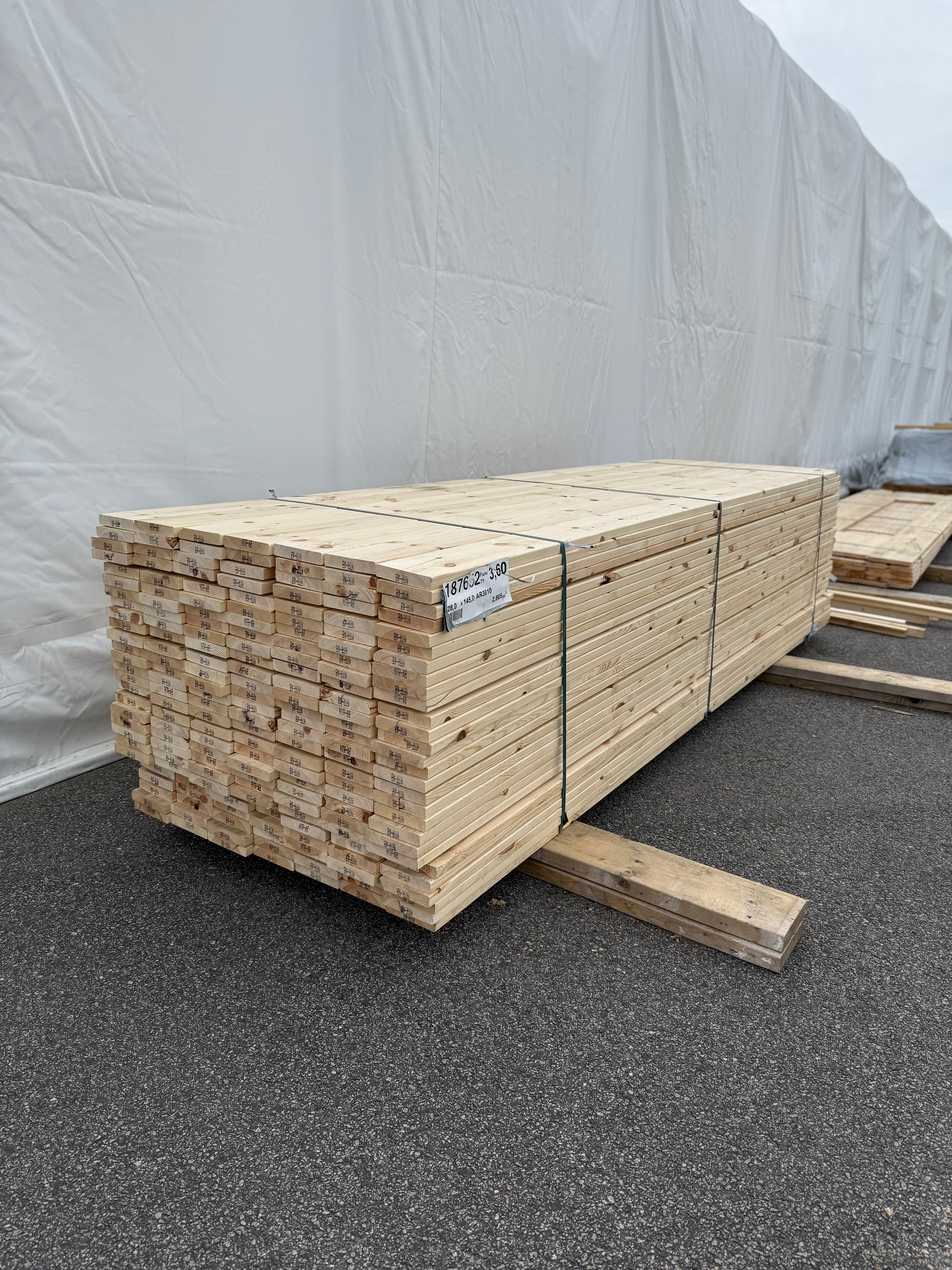 Hyvlad 27x145mm – Obehandlad Furu (Andrasortering)