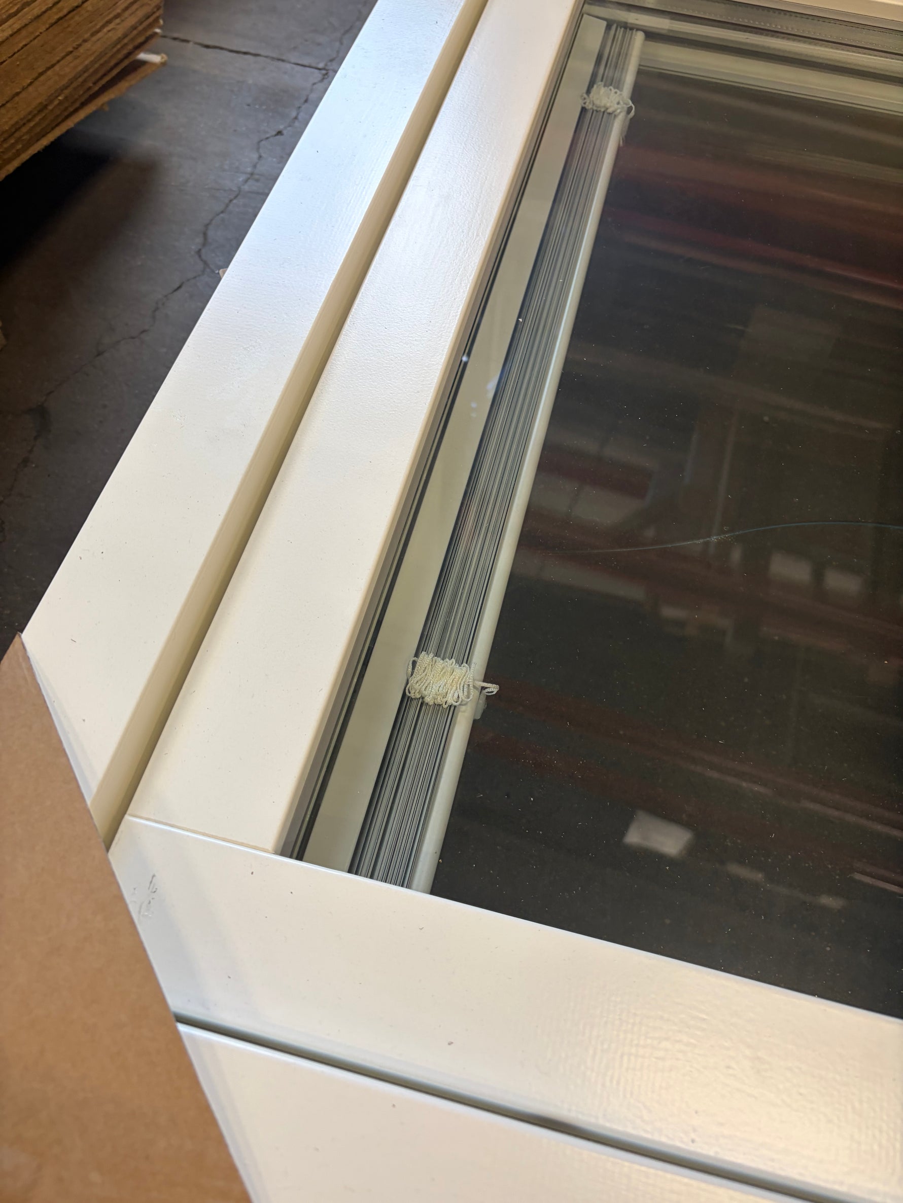 Altandörr 900x2200mm (SP Fönster) Vänsterhängd- Nya/Oanvända (Krossad Glasruta)