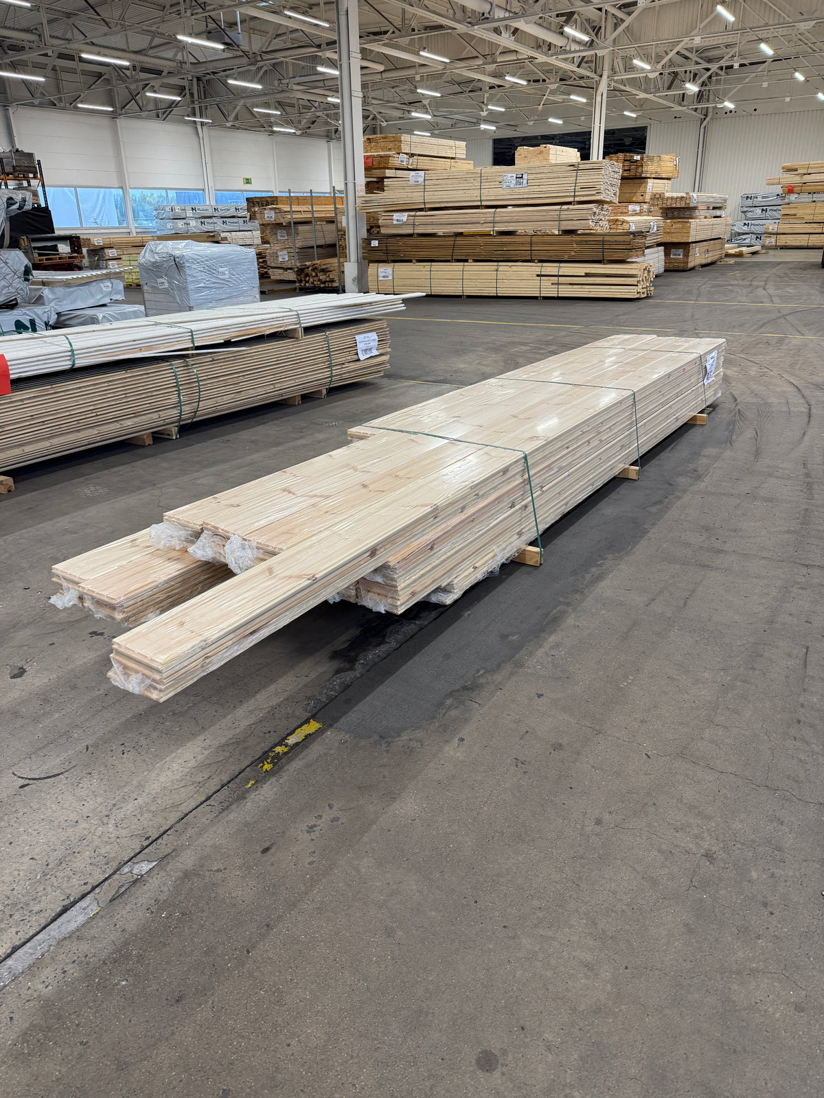 Parti Massivt Furugolv Borstad Ljusgrå Ekonomi 25x160 mm – 55,16 kvm