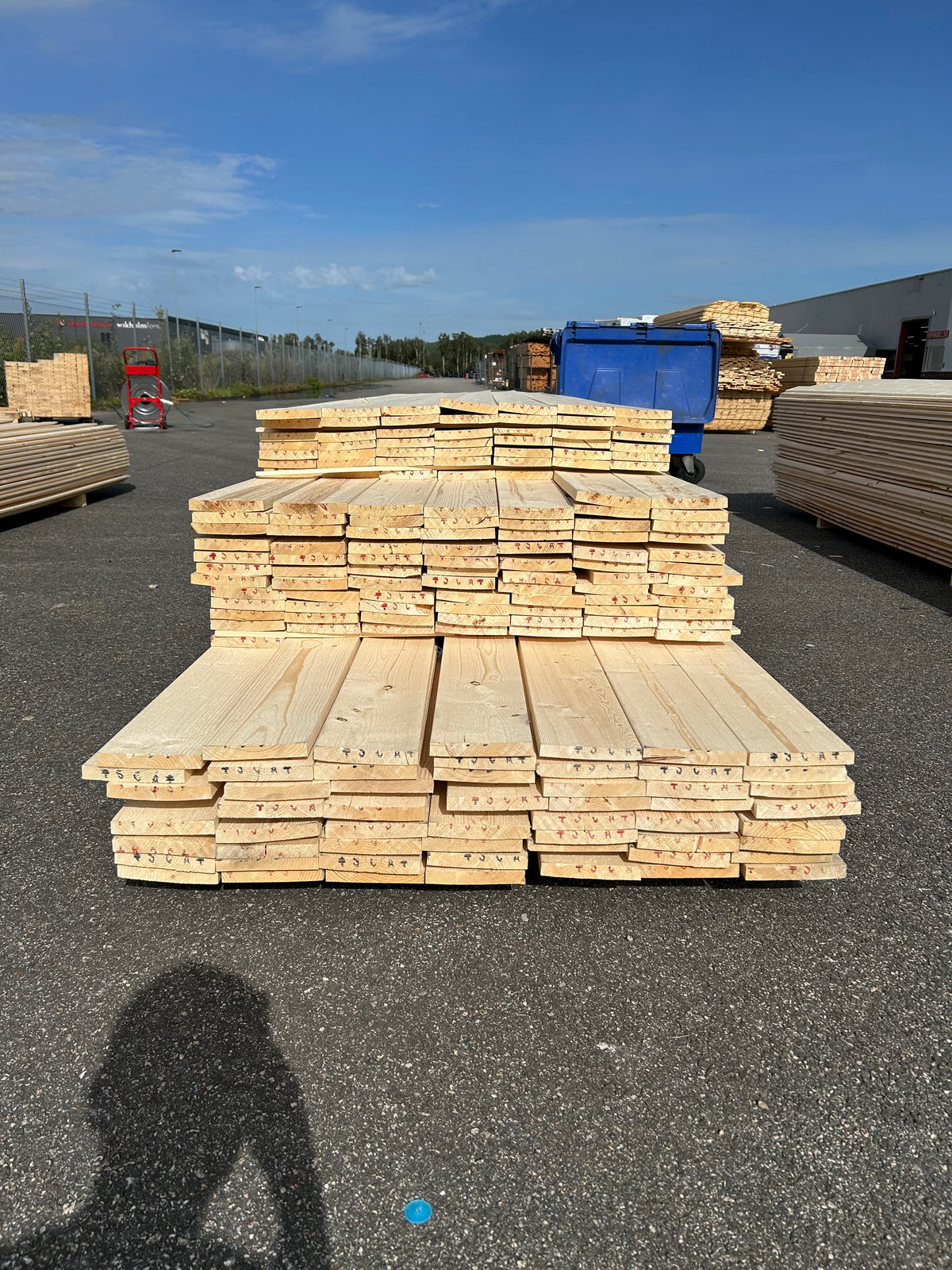 Parti Finsågade Brädor 22x145 mm – 3,60–4,80 m (Andra sortering)