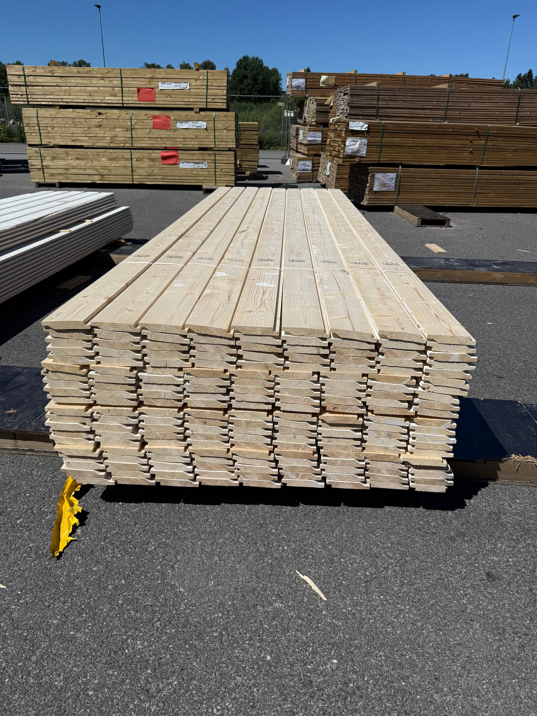 Paket Ytterpanel Enkelfas Halvspont 22x120mm, 180st 3.60m Grundmålad