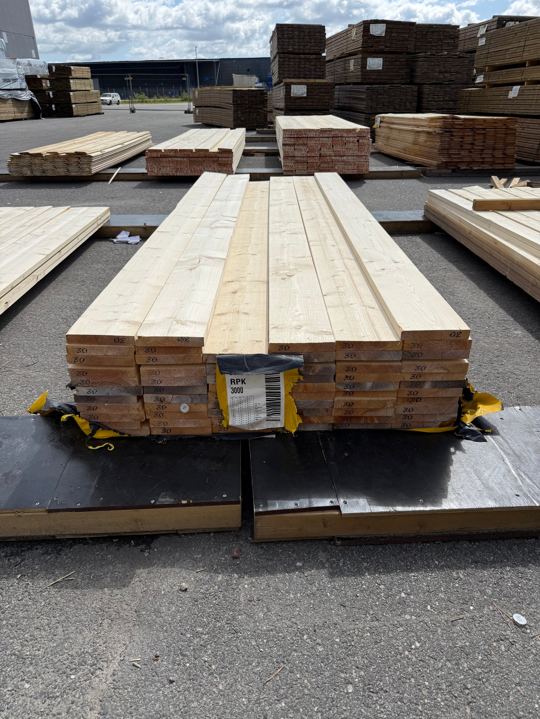 Paket Finsågade Brädor 28x170mm, 62st 3,0m