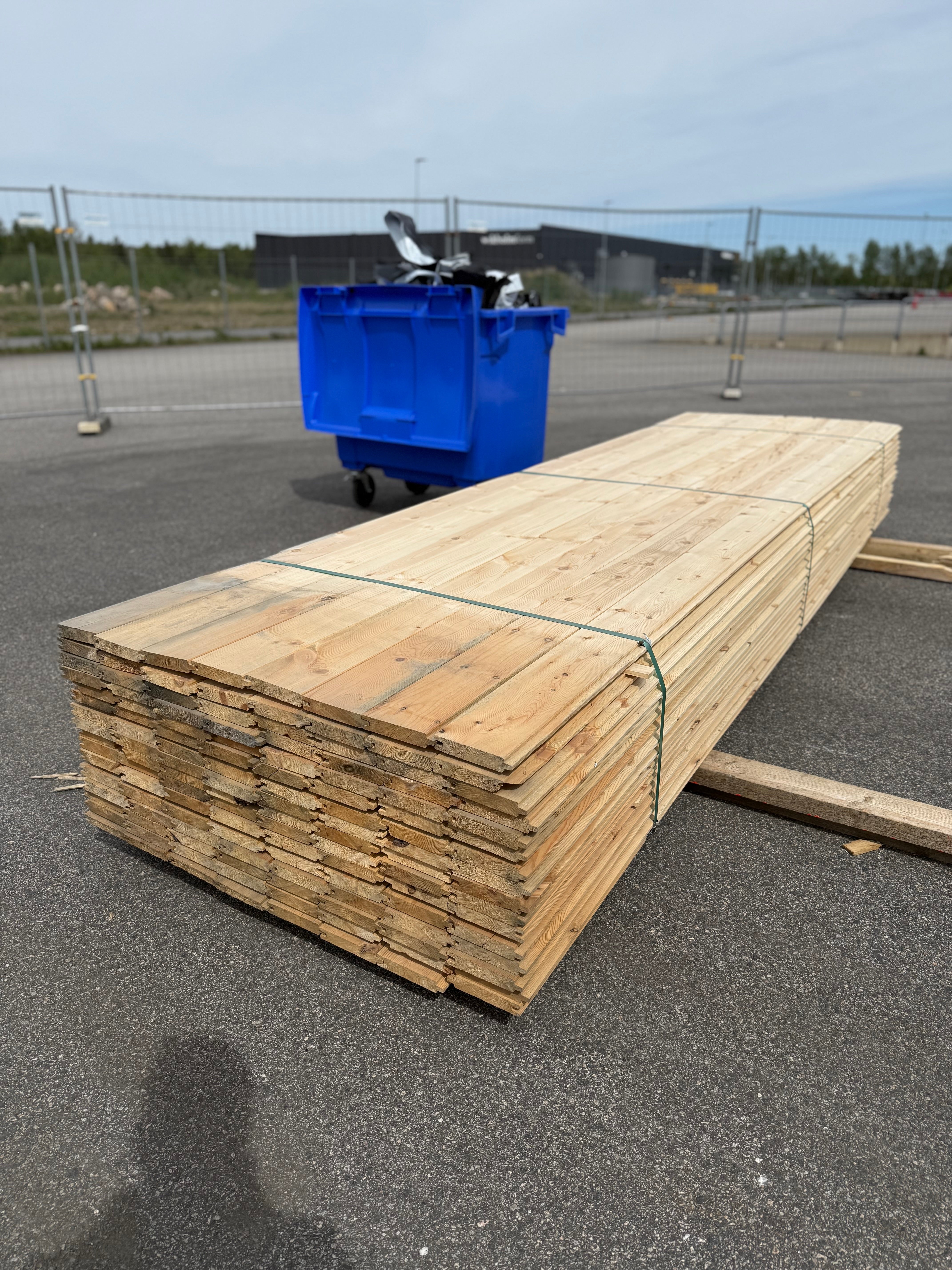 Paket Spontad Panel Hyvlad- 27x145mm 3.90m 128st Obehandlad