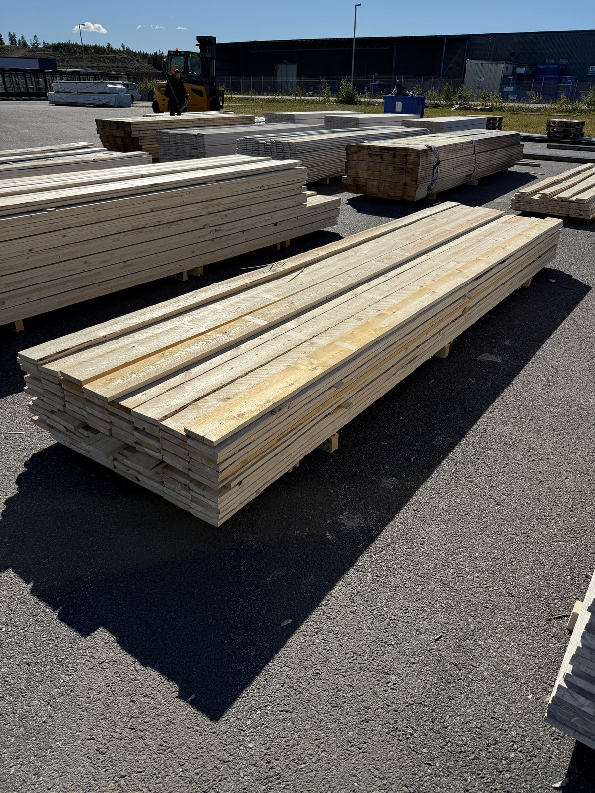 Paket Råsågade Brädor 22x125mm 4,20m 100st