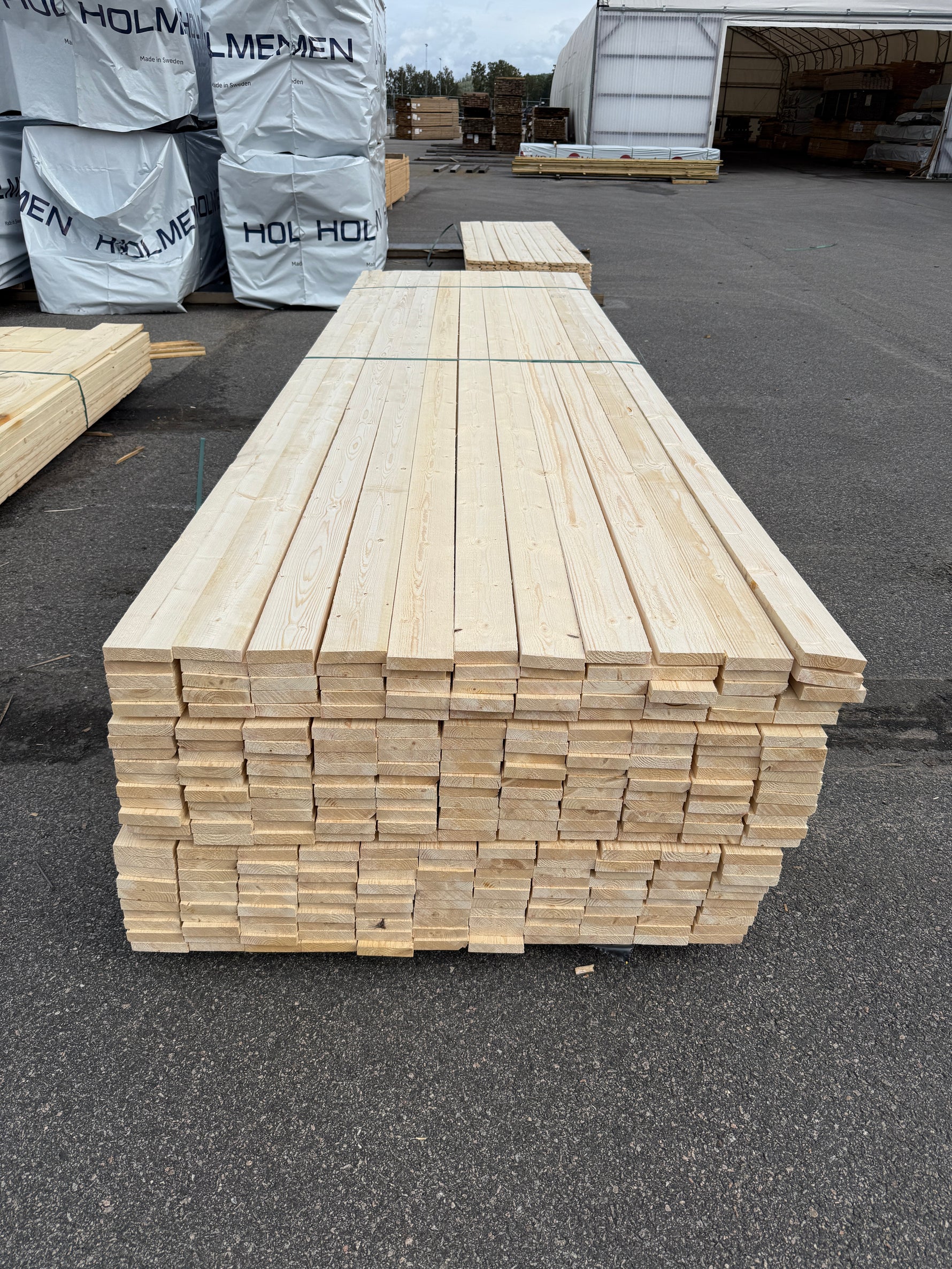 Paket Finsågade Brädor 22x95 mm – 3,60m 275st (Obehandlade)