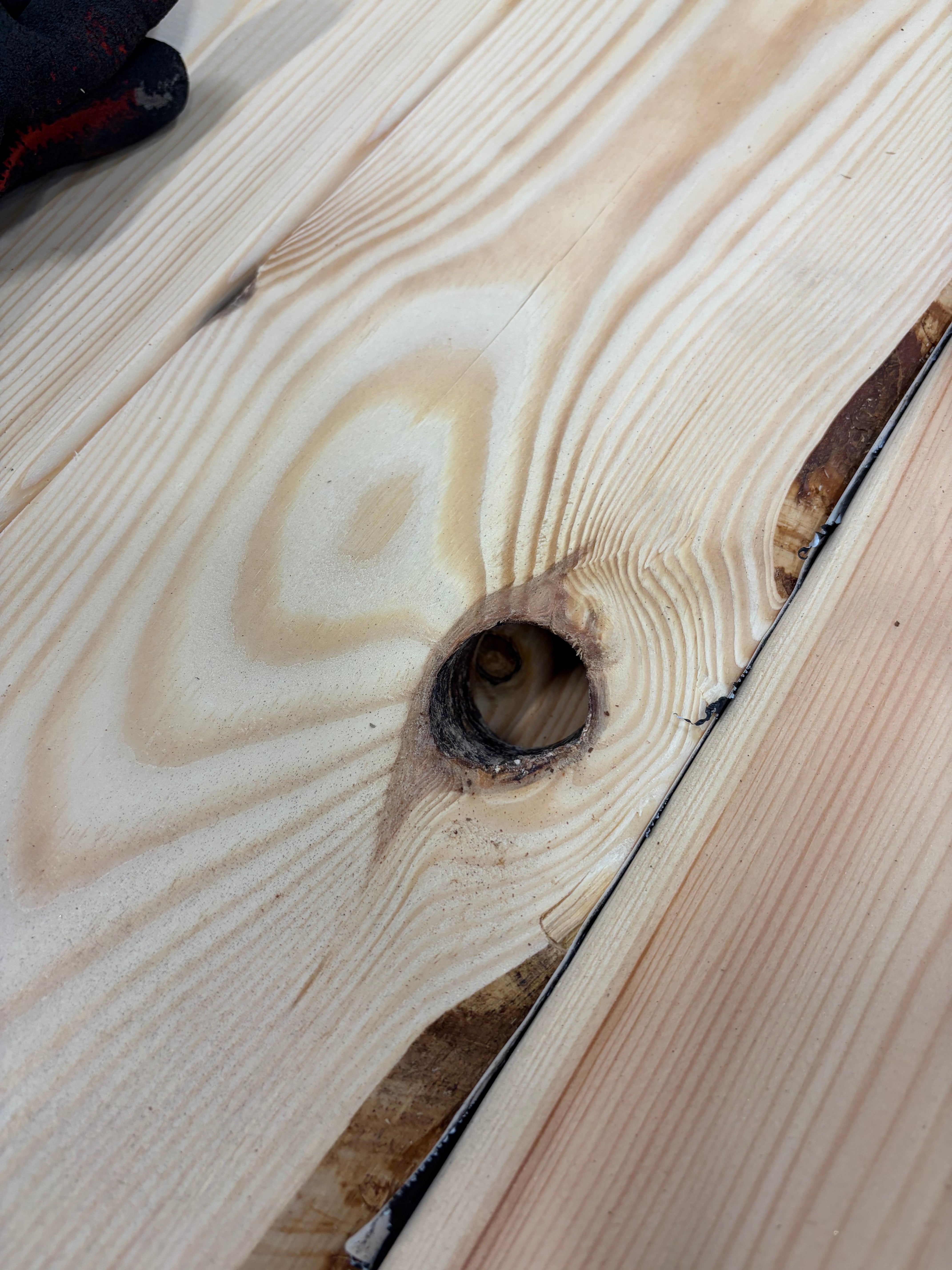 Hyvlad 34x145 Obehandlad Furu (Sekunda)