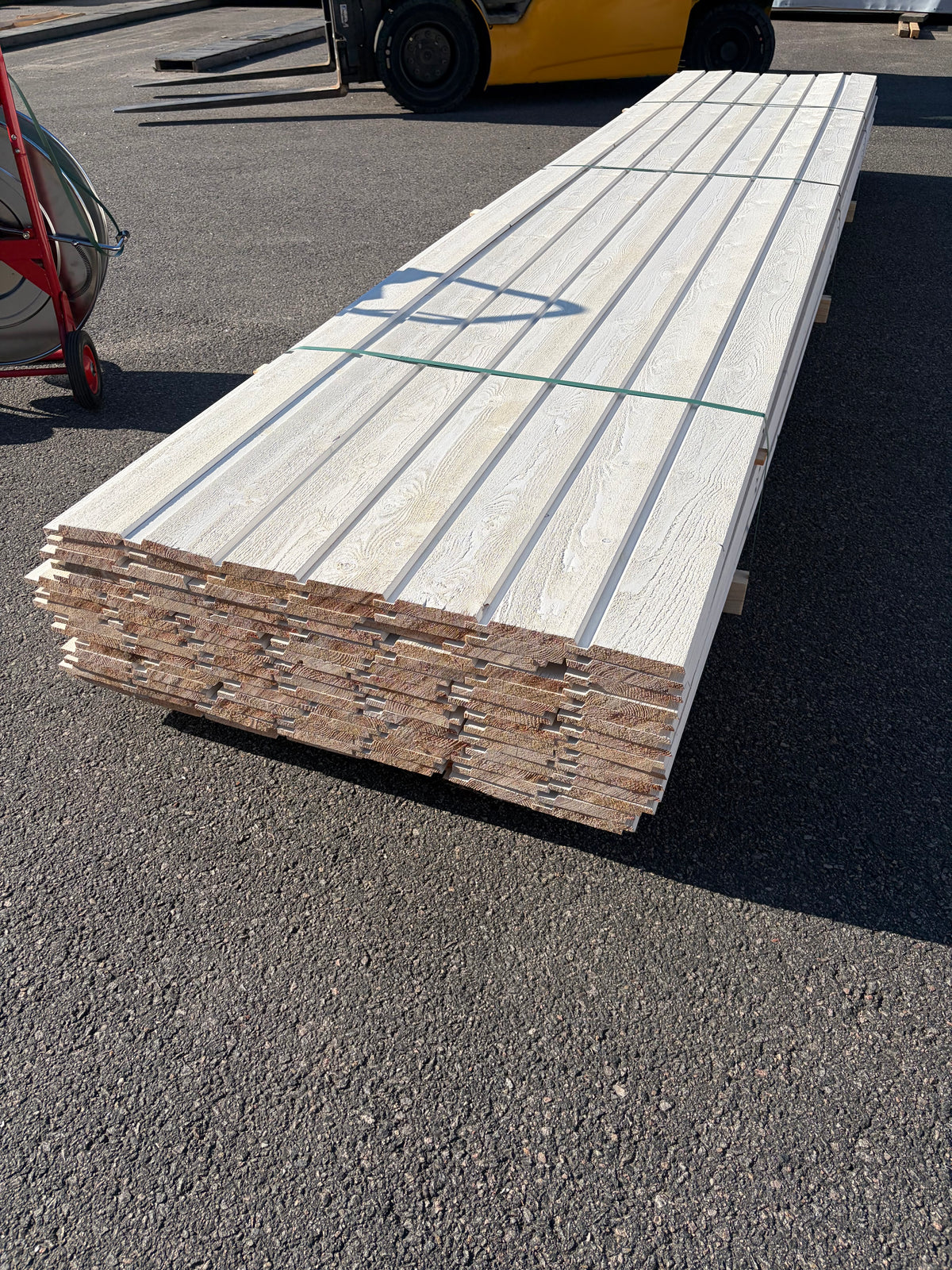 Paket Ytterpanel Dubbelfas 22×145 mm 4,50 m – Vit Grundmålad, 98 st
