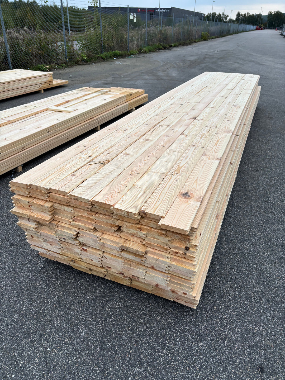 Paket Spontade Furu Brädor 27x145mm 5,40m – 152st (Andra Sortering)