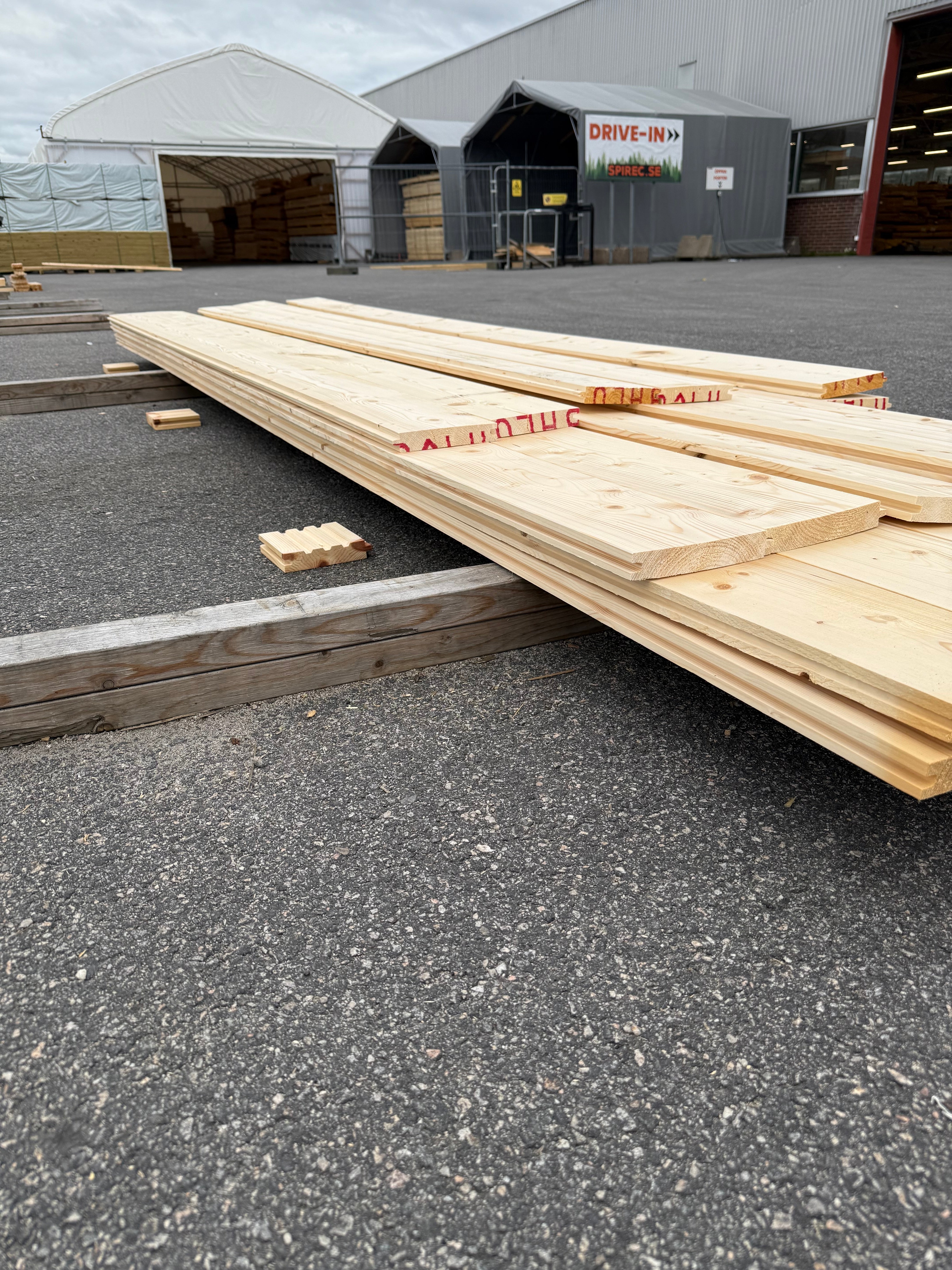 Paket Panel Turbofas utan spår 29x170mm – 23 st (3,30–4,20 m, gran, utskott)