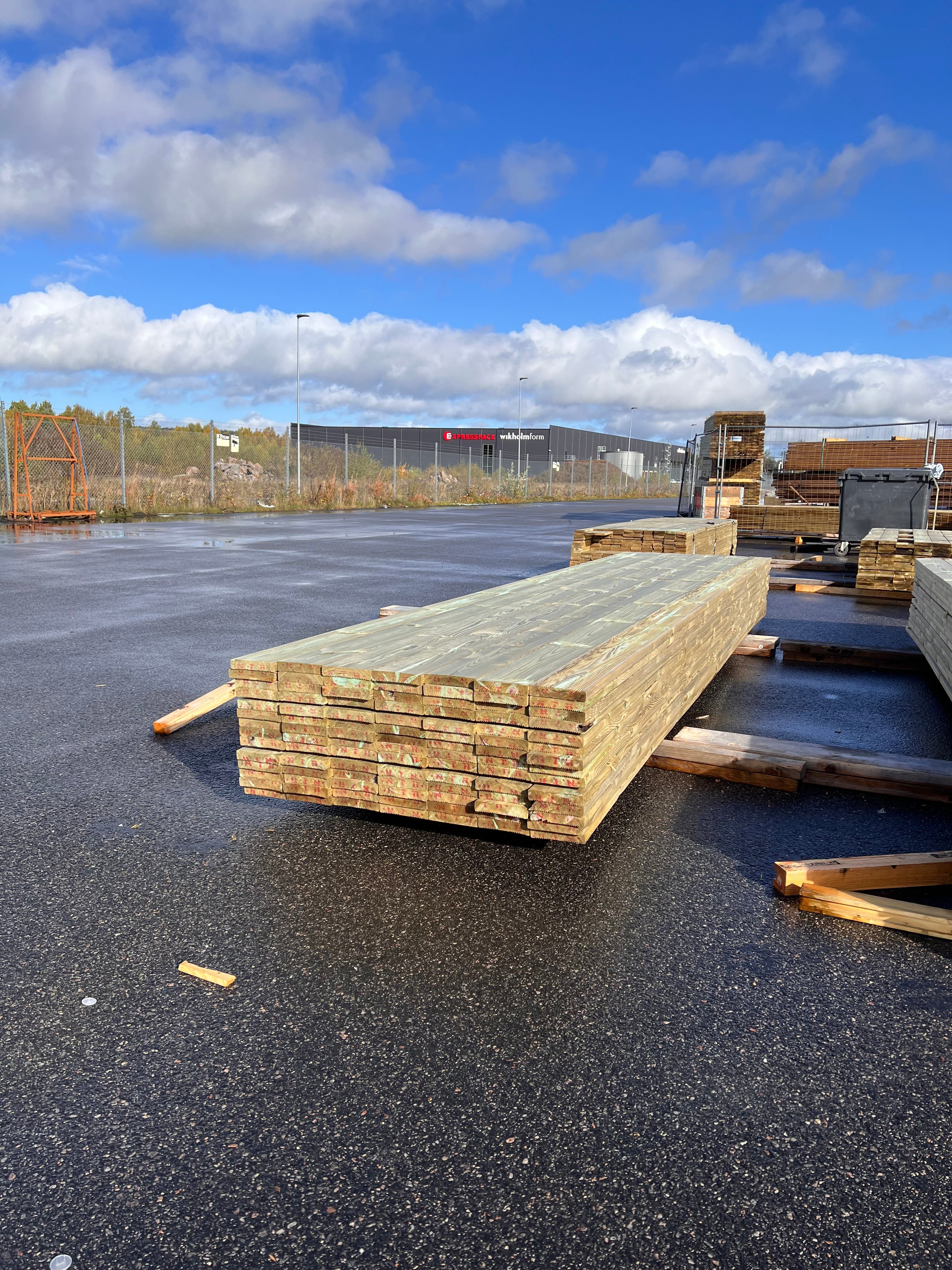 Paket tryckimpregnerad trall 27x145 Rillad 98 st 4.80m (B-sortering)
