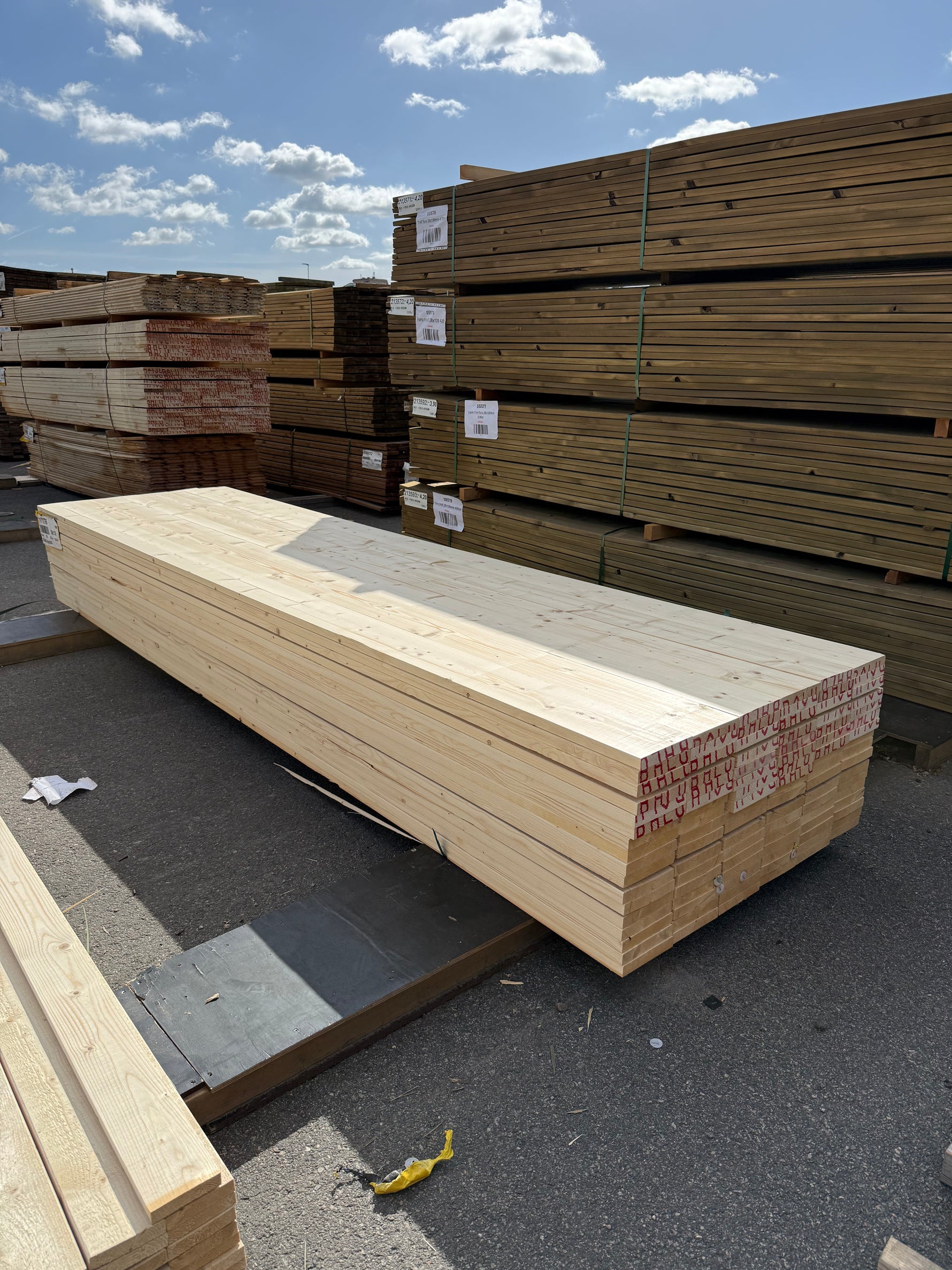 Paket Finsågade Brädor 28x170mm, 102st 3,90m