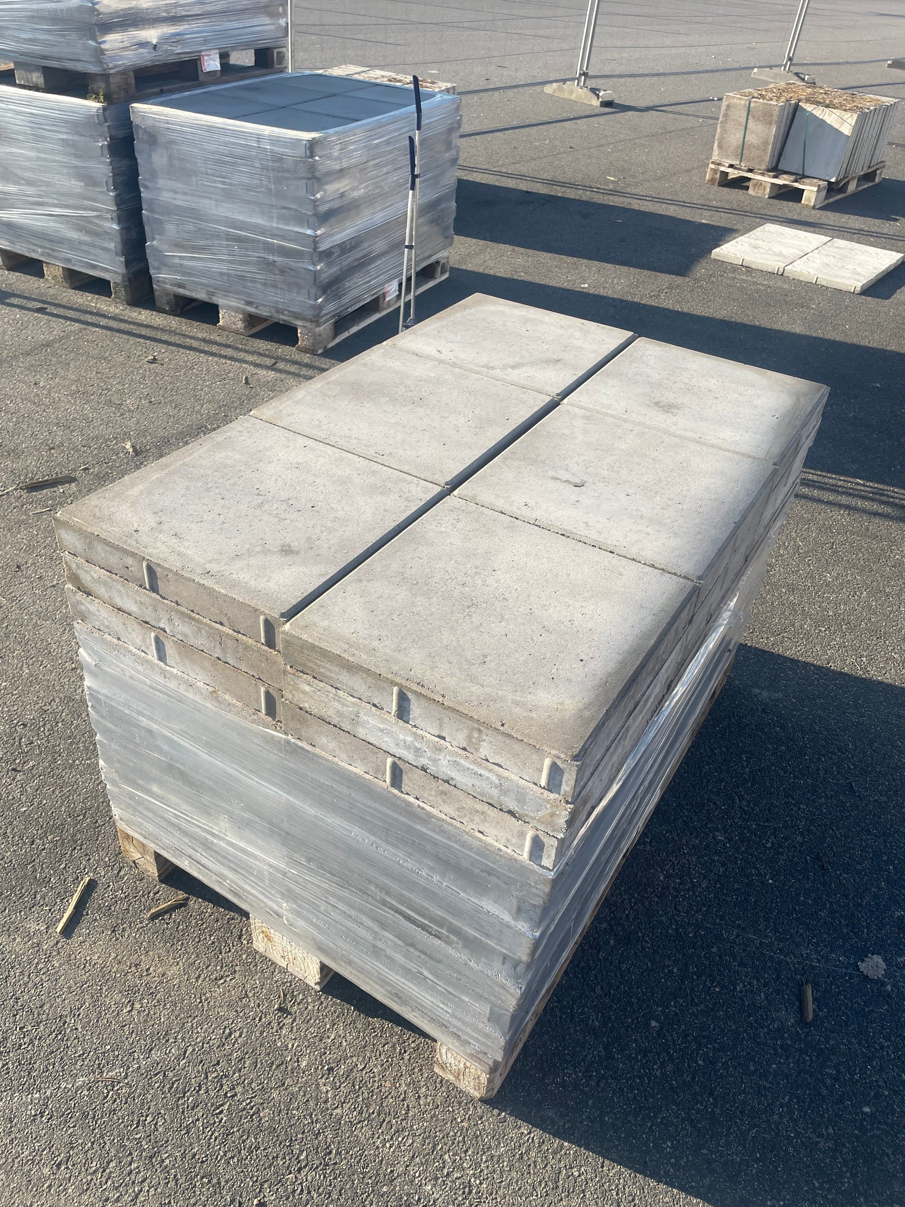 Betongplatta Premium 400x400x60 mm – Naturgrå (S:t Eriks, Andrasortering)