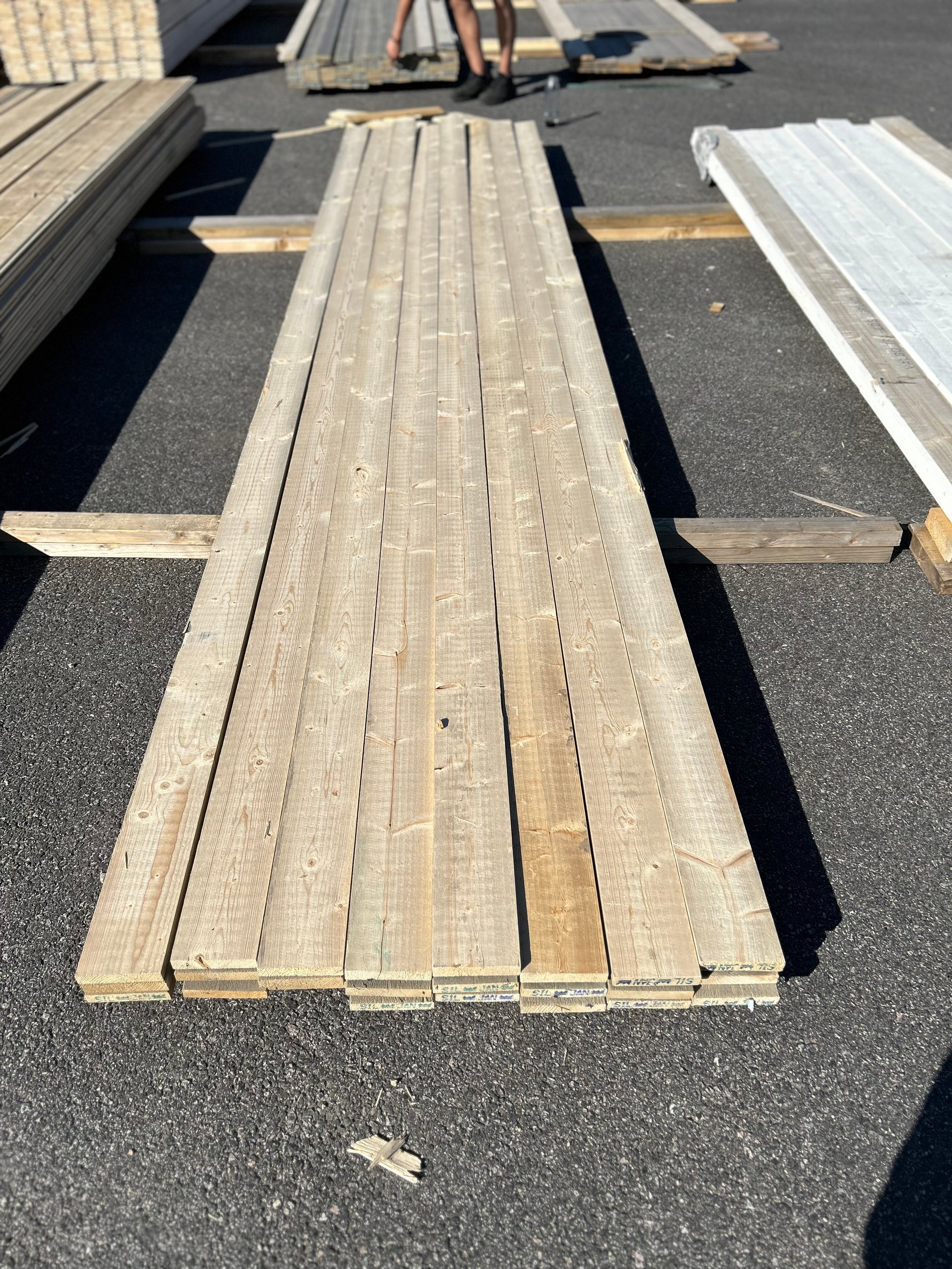 Paket Finsågade Brädor 22x120mm, 24st 4.80m Lasyr
