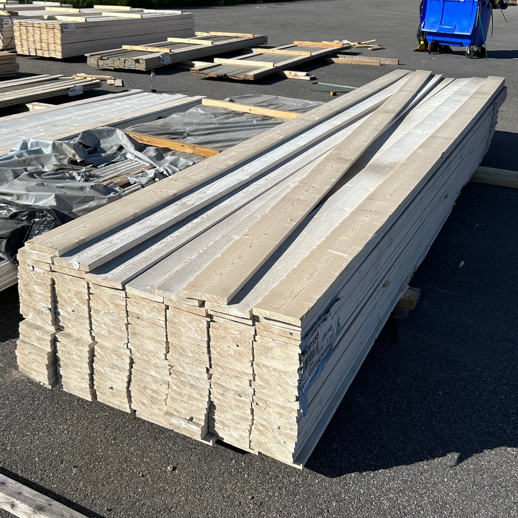 Paket Finsågade Brädor 22x145mm, 155st (4.20-4.80m) Grundmålade