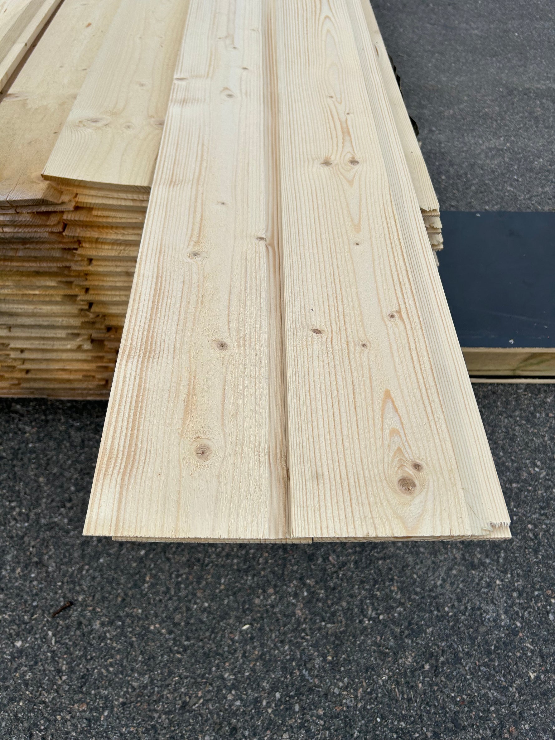 Paket Ytterpanel Enkelfas Fals 22x145mm 4.20m – 121st (Obehandlade)