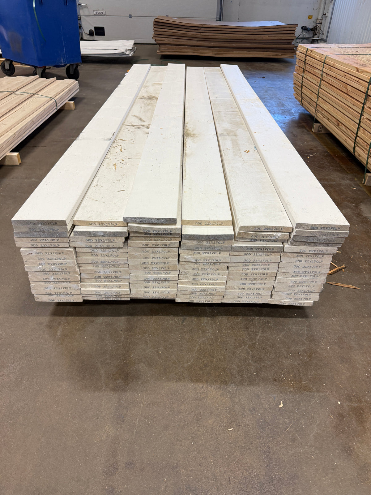 Paket Finsågade Brädor Grundmålade 22×170 mm – 3,00 m – 93 st