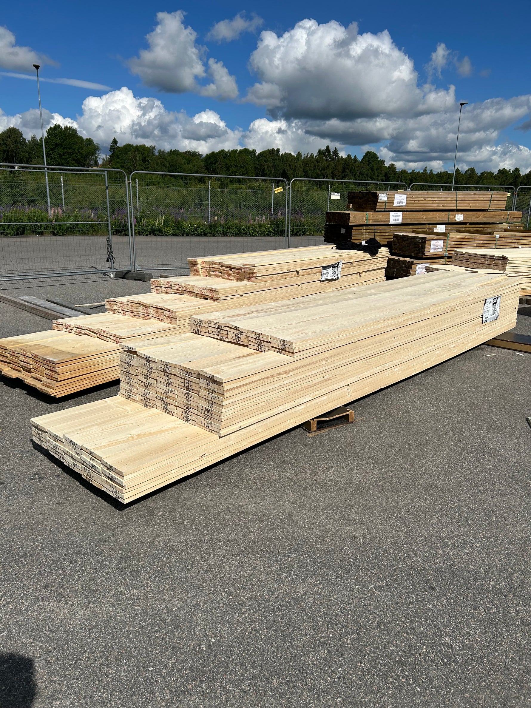 Paket Finsågade Brädor 22x195mm, 129st 4,20–5,40m (Andra sortering)