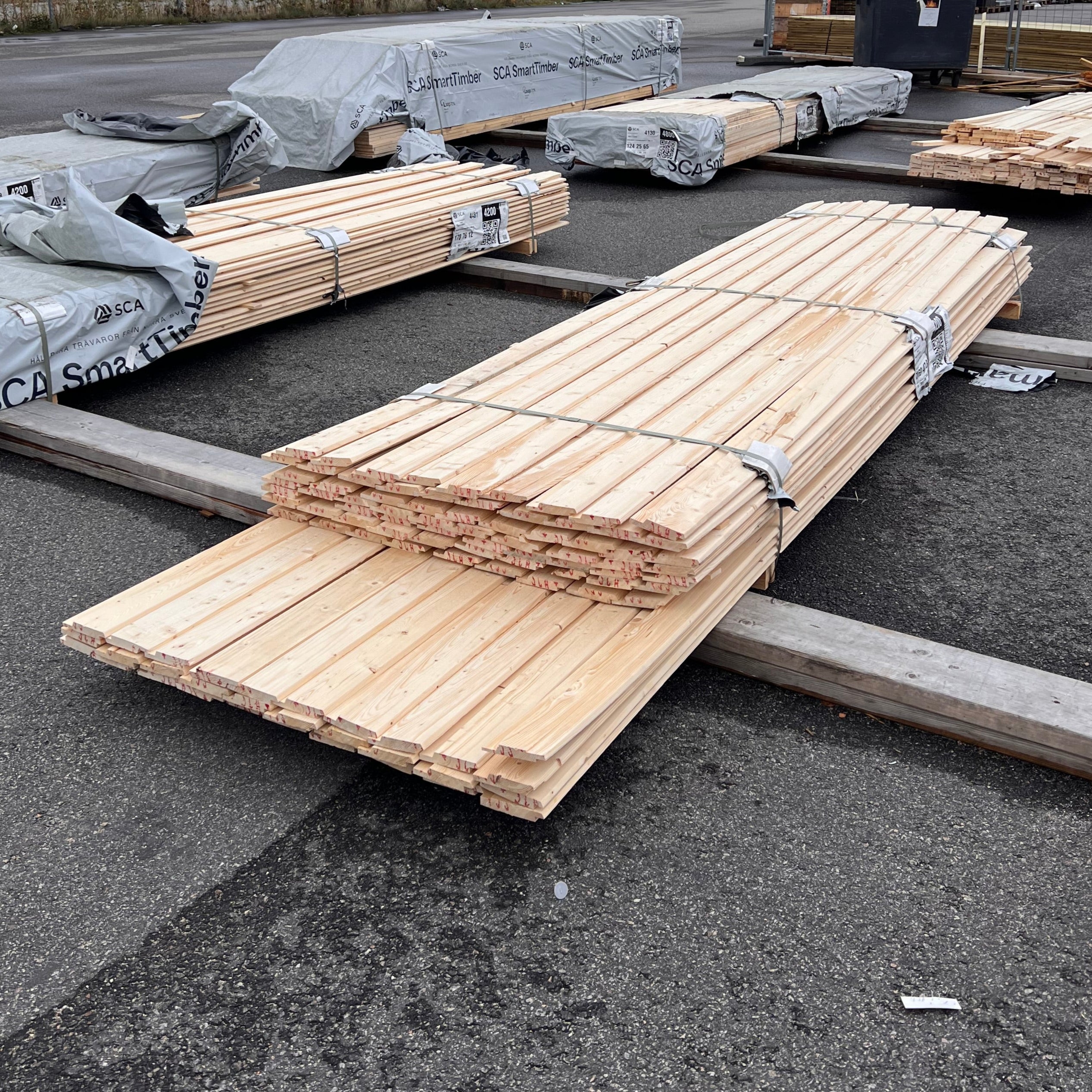 Paket Falsad Spårpanel 22x120mm 101st 3.60–4.20m, B-sort