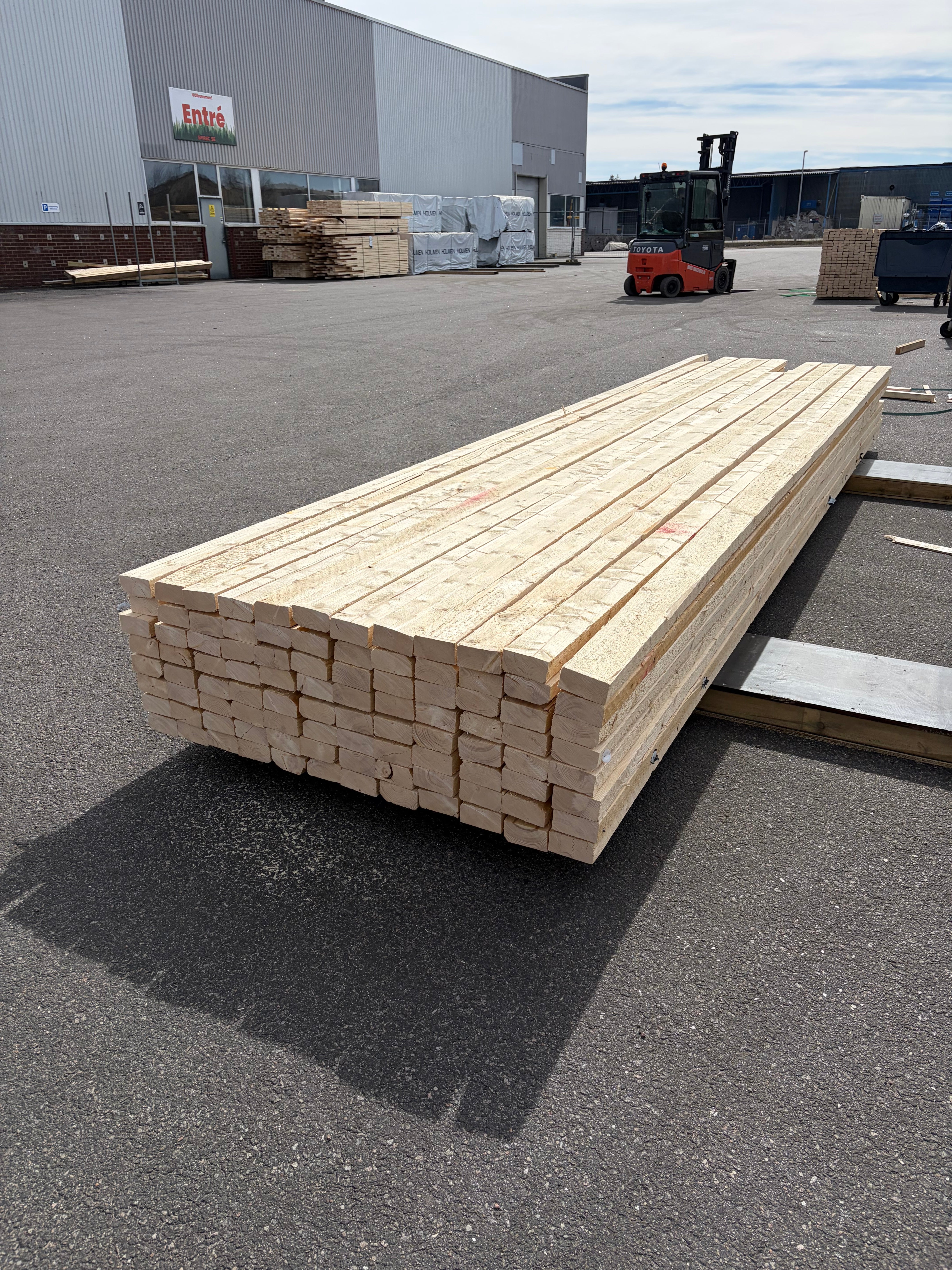 Paket Ohyvlade Reglar 45x90mm, 96st (4,2–4,8m)