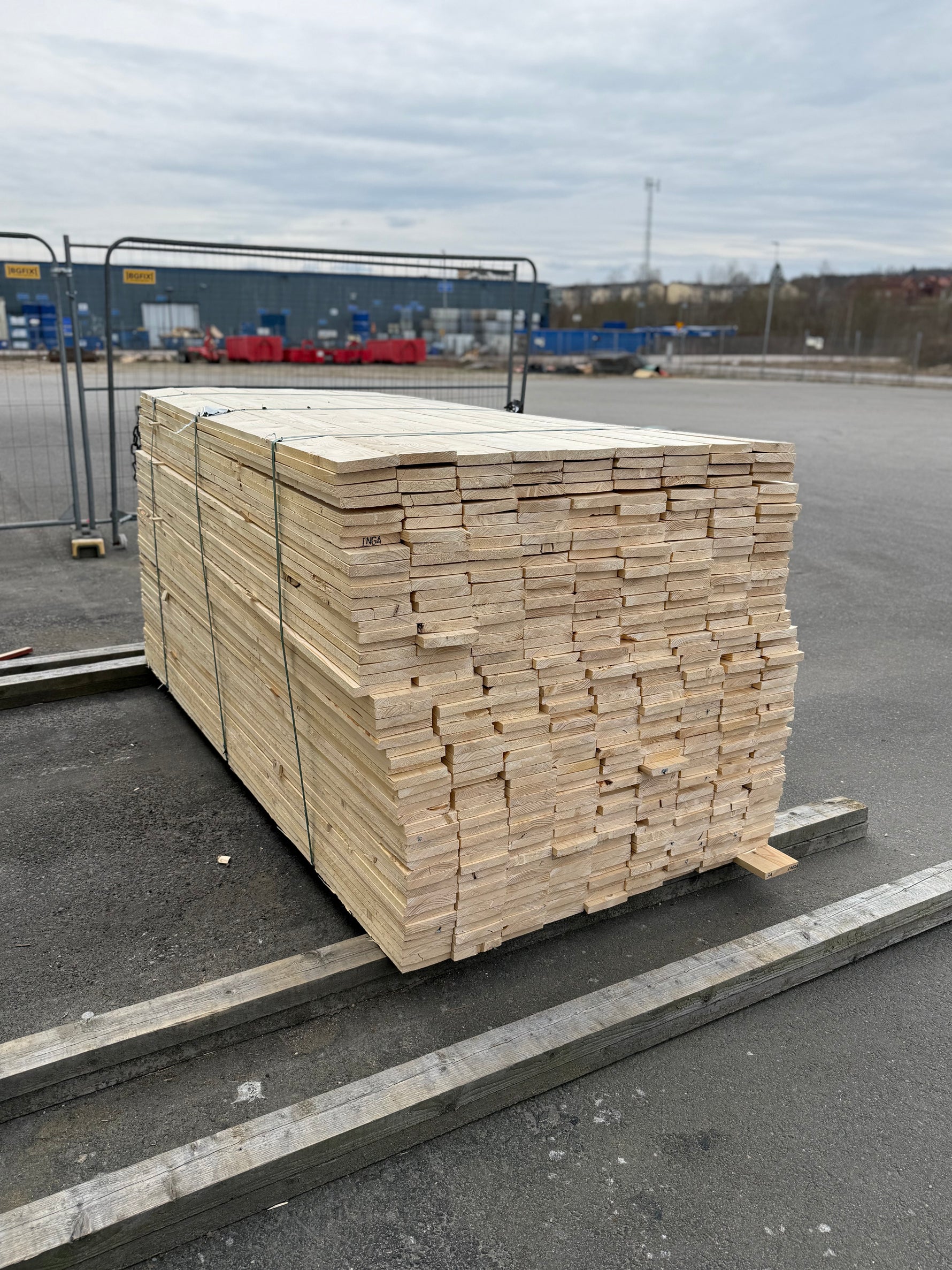 Paket Brädor 22x125mm, 450 st 2,40 m - Spirec