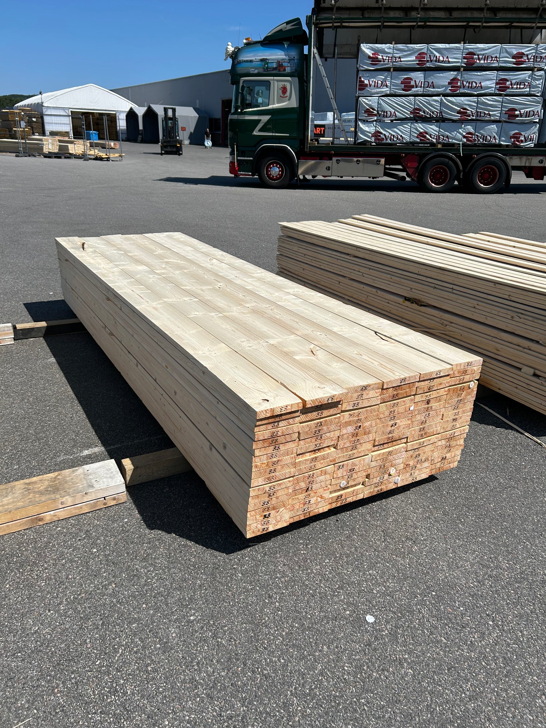 Paket Finsågade Brädor 28x170mm 102st 3.30m Obehandlade