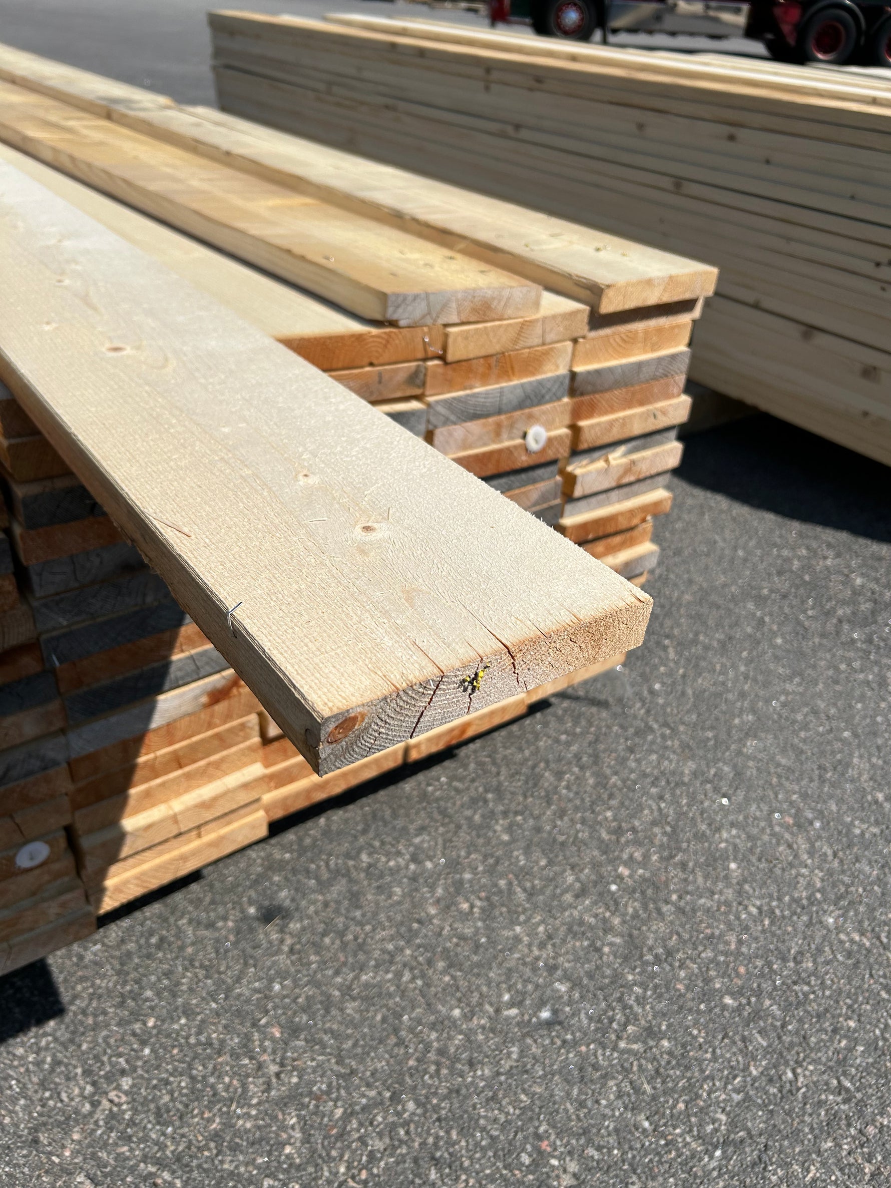 Paket Finsågade Brädor 28x170mm 100st 3.30m Obehandlade