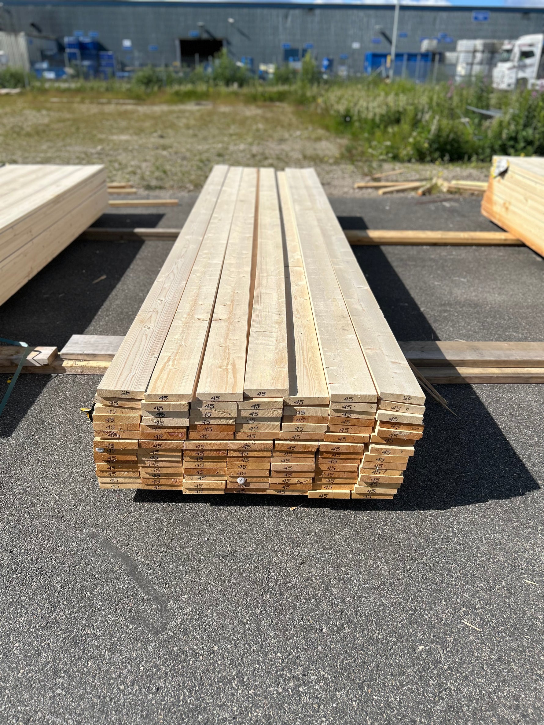 Paket Finsågade Brädor 28x145mm 4.50m 98st Obehandlad