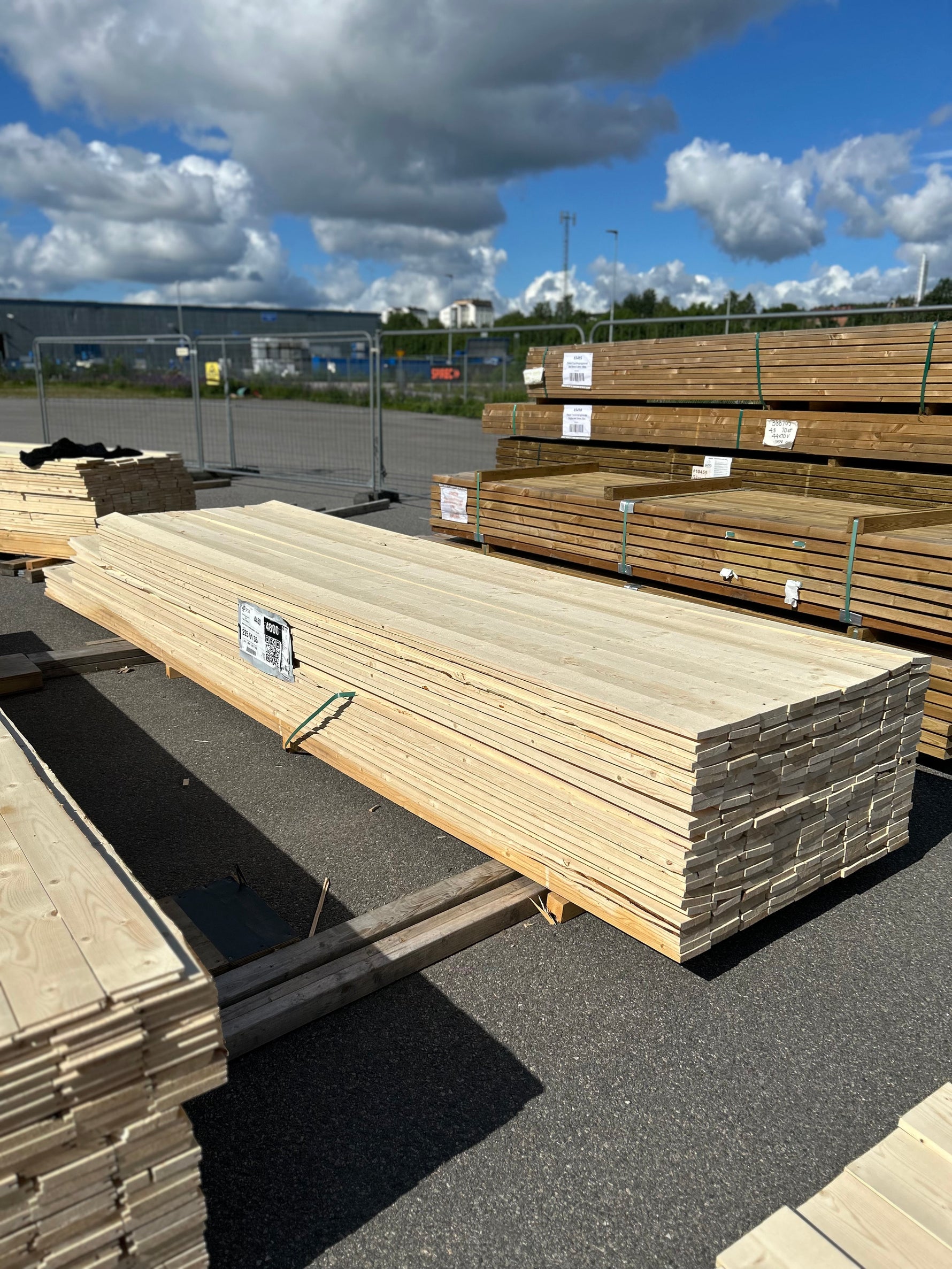 Paket Finsågade Brädor 22x120mm, 235st 4,20–5,40m (Andra sortering)