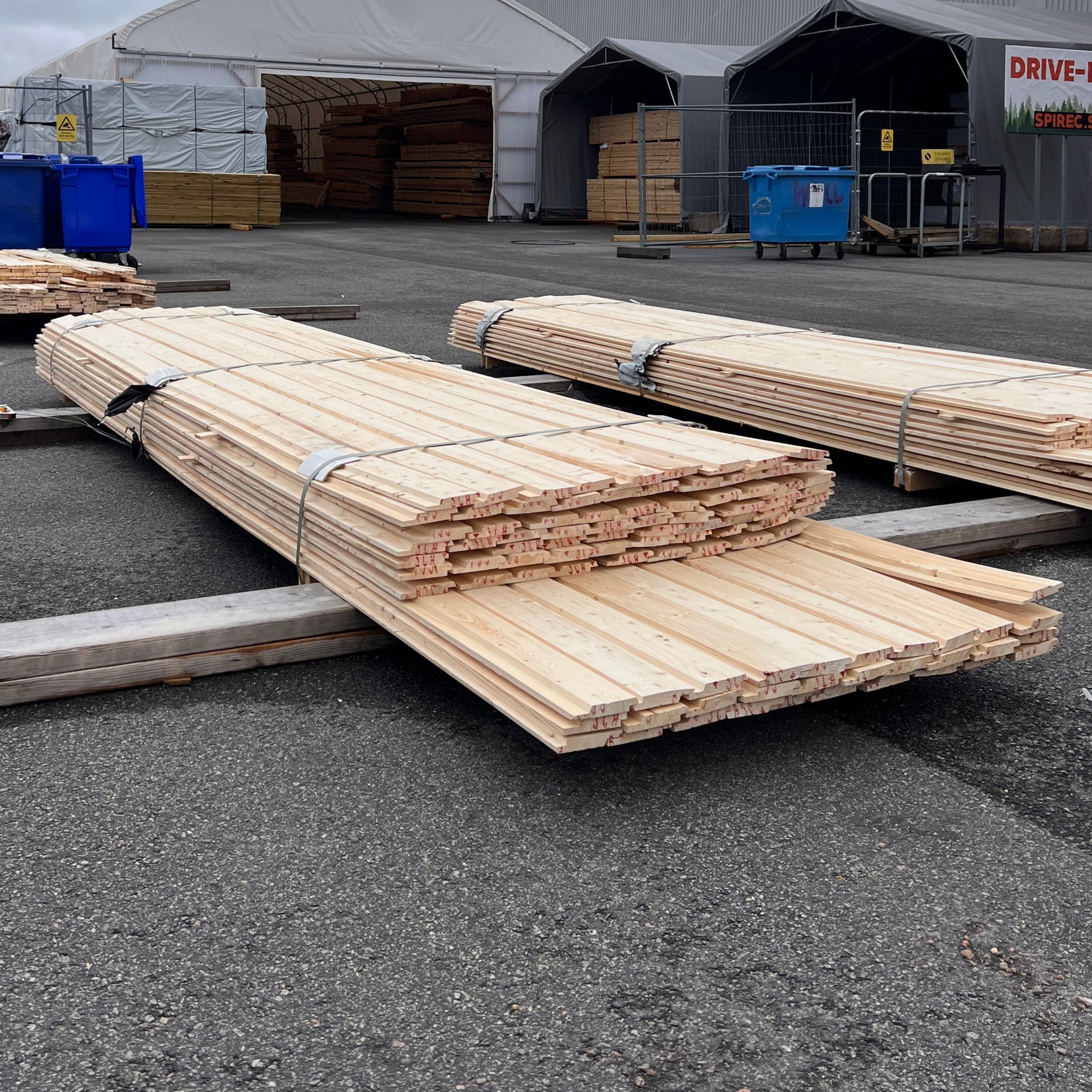 Paket Falsad Spårpanel 22x120mm 101st 3.60–4.20m, B-sort