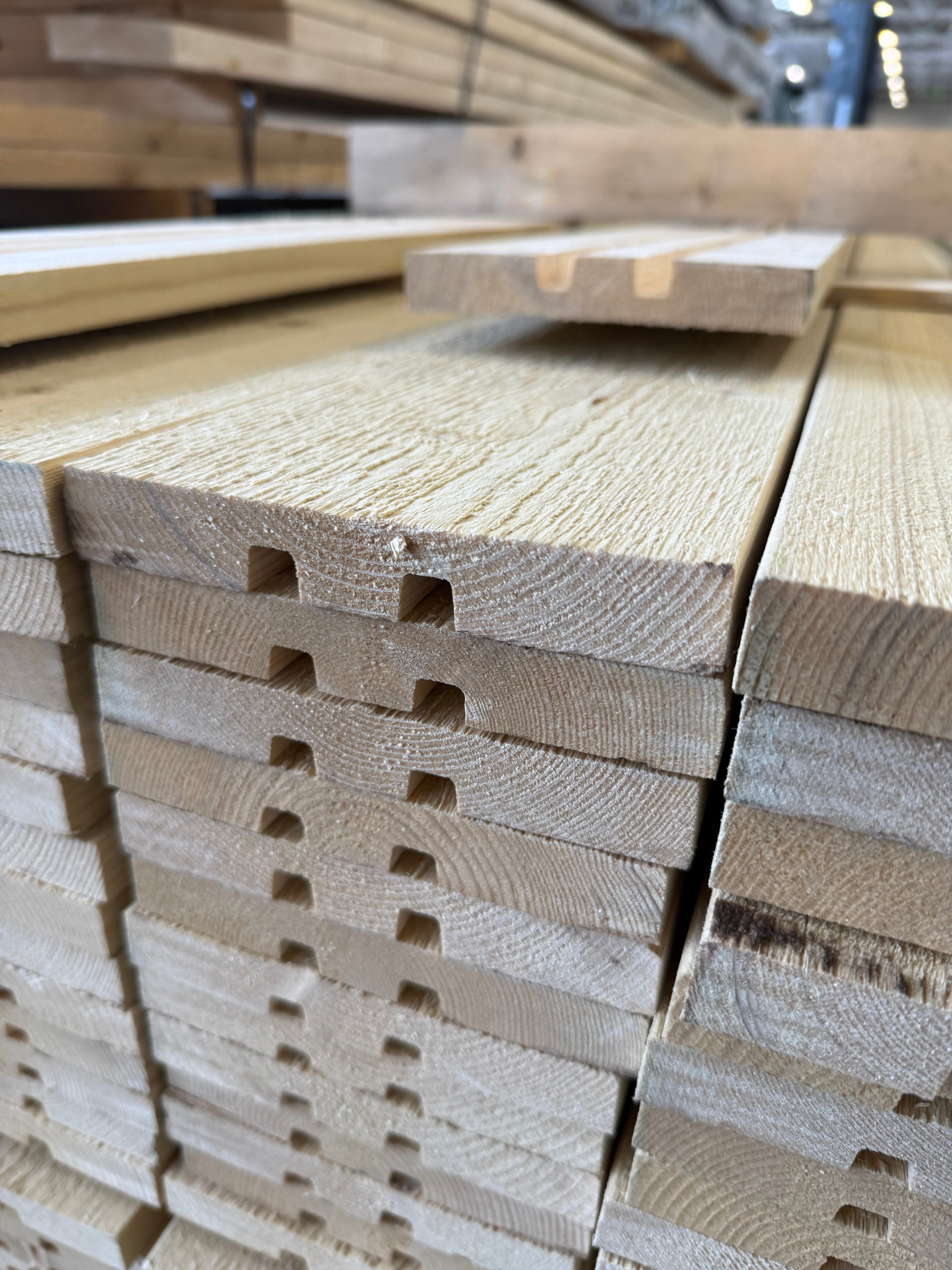 Paket Finsågade Brädor 21x145 mm – 6,50 m – Järnvitriol