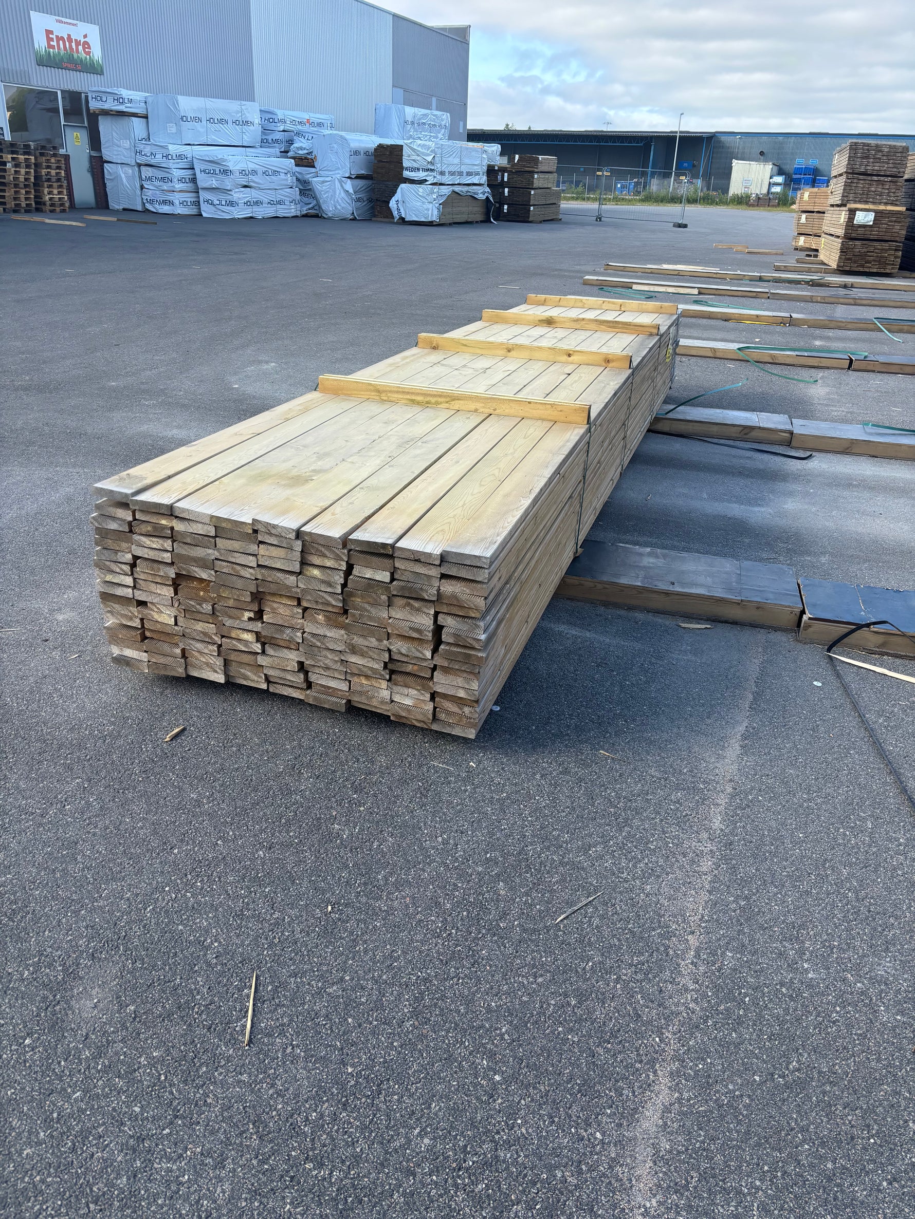 Paket Tryckimpregnerad Rillad Trall 28x120mm, 144st 5.10m- Väderbitet