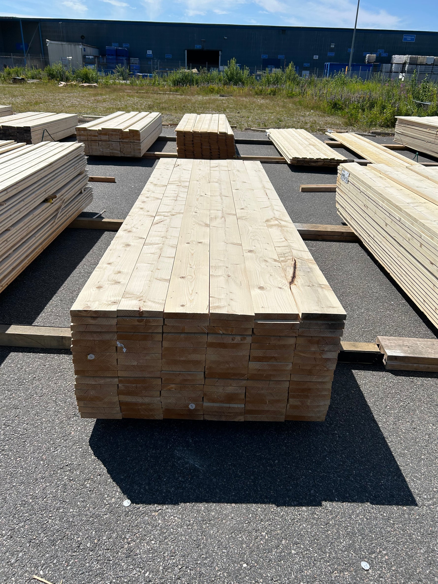 Paket Finsågade Brädor 28x170mm 102st 3.30m Obehandlade
