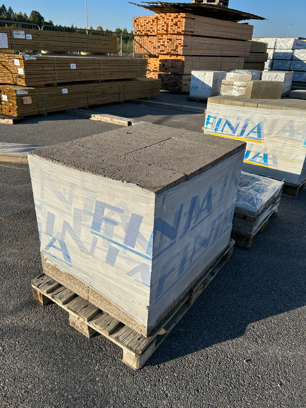 Pall Finja Betong Hålsten 25H 190×250×390 mm – 32 st